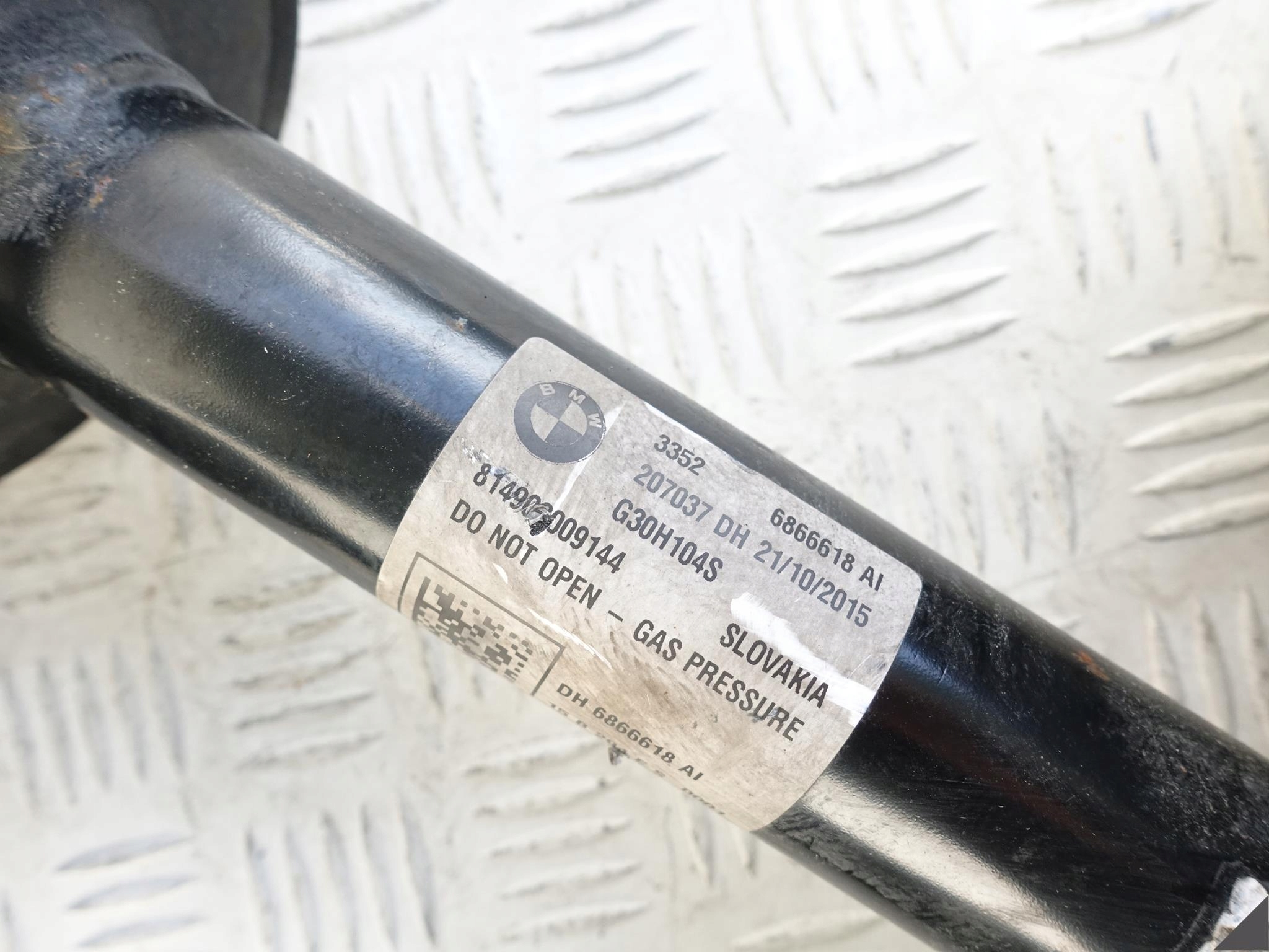 BMW 5 G30 M SPORT shock absorber rear part left = right