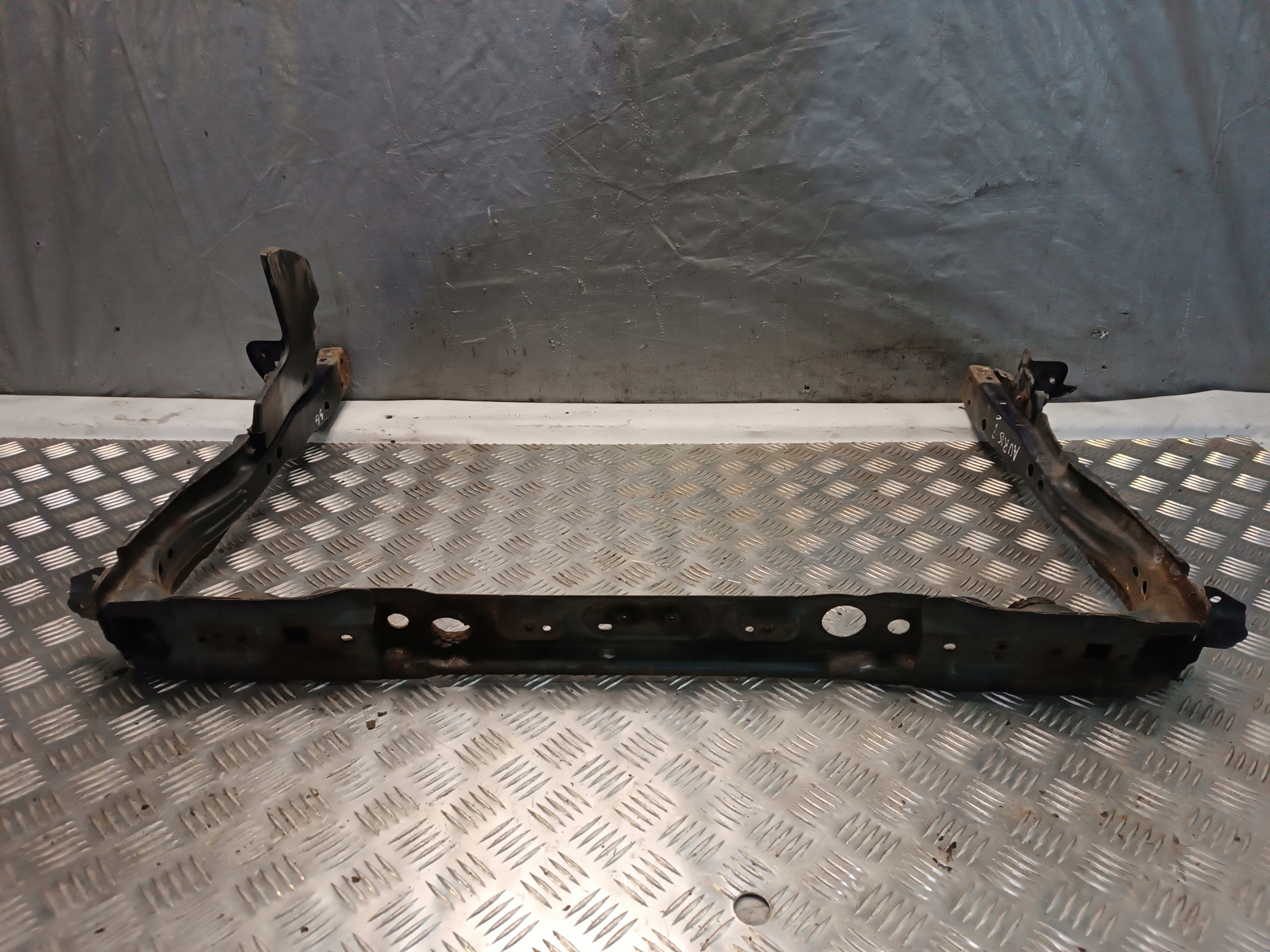 support panel for radiators pillar lower TOYOTA AURIS and 2007r 1,4D