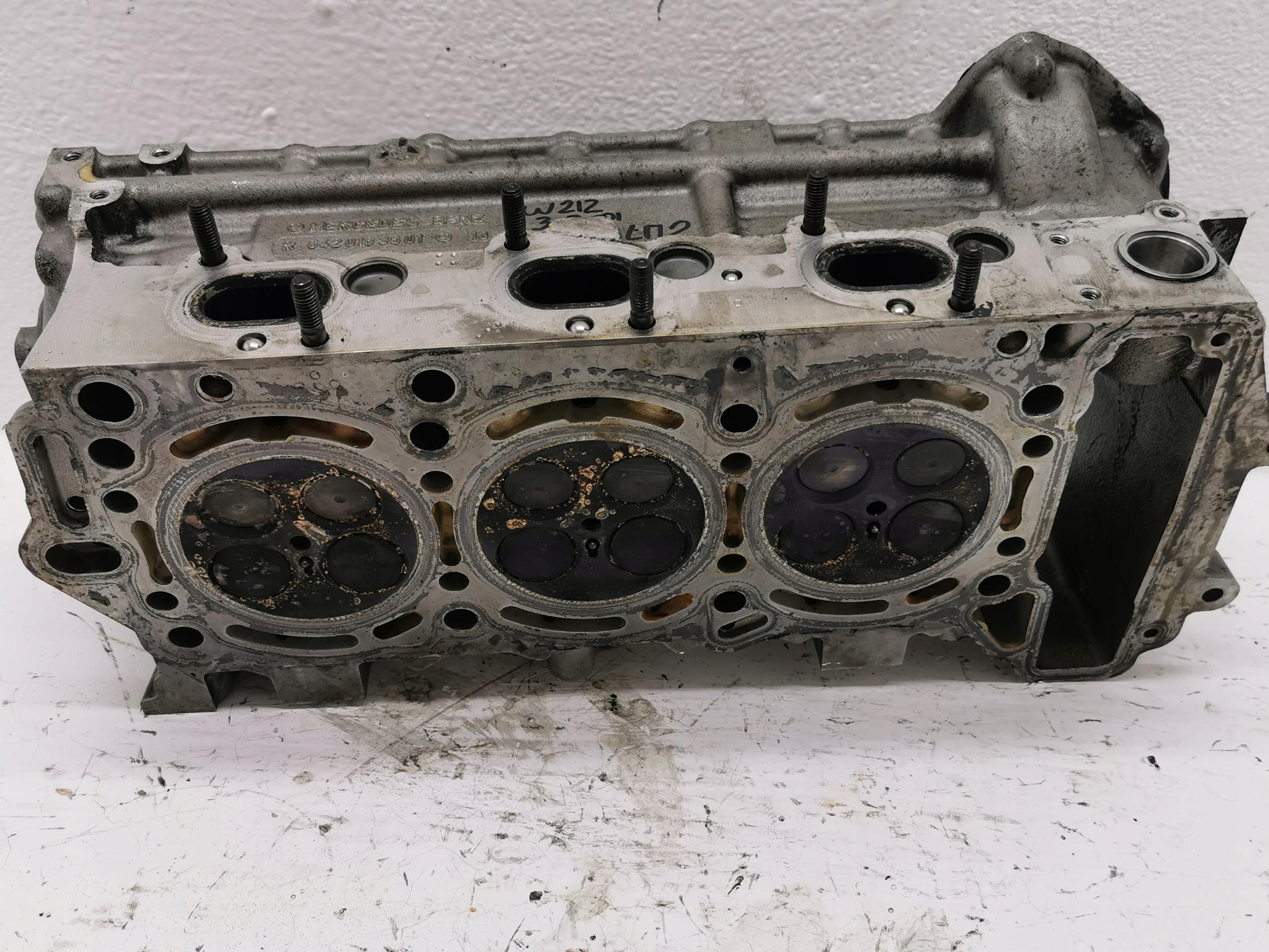 head. MERCEDES E-KLASA W212 3.0 V6 A6420100821