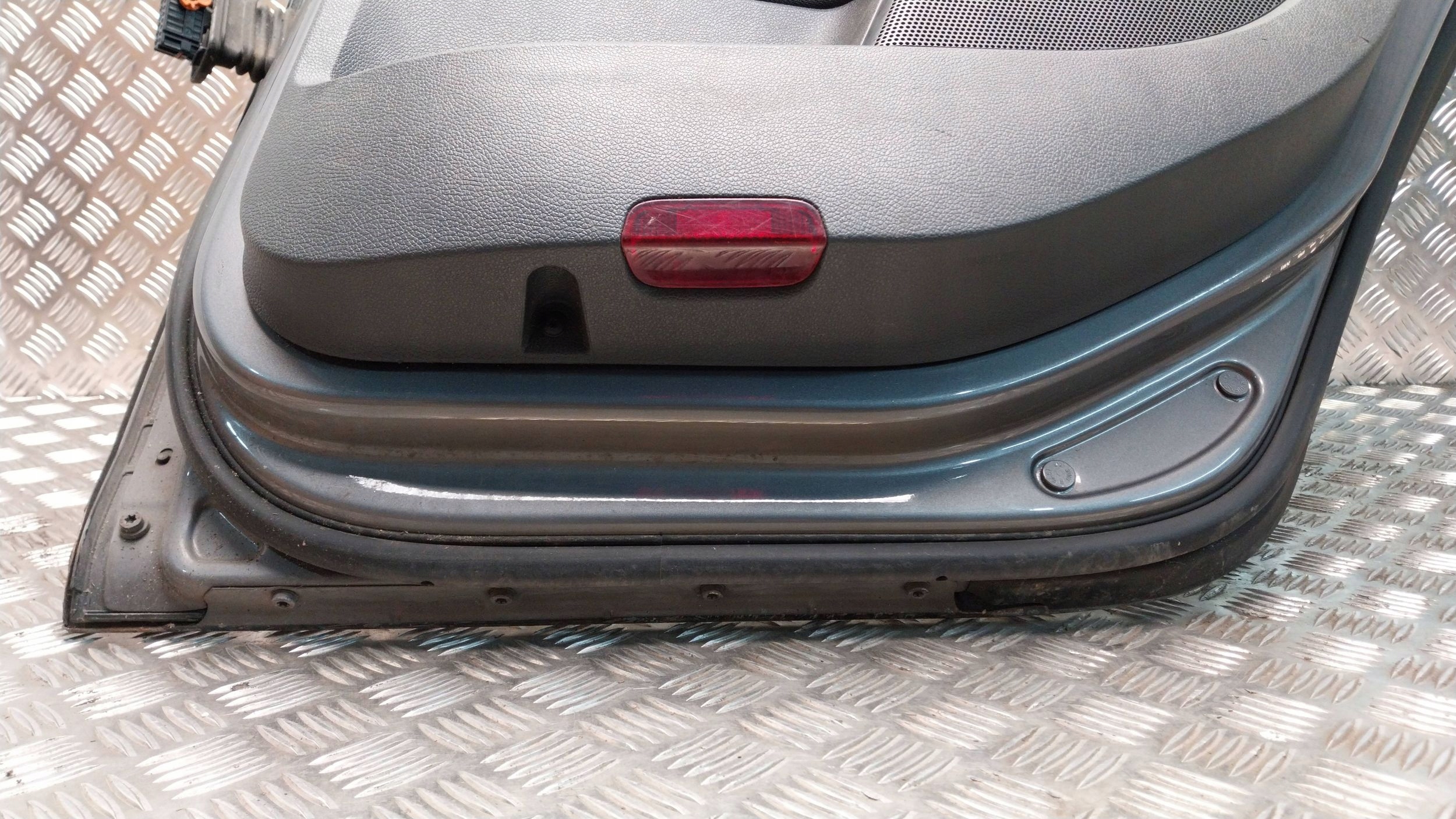 Portière Arrière Droit VW GOLF 5 03