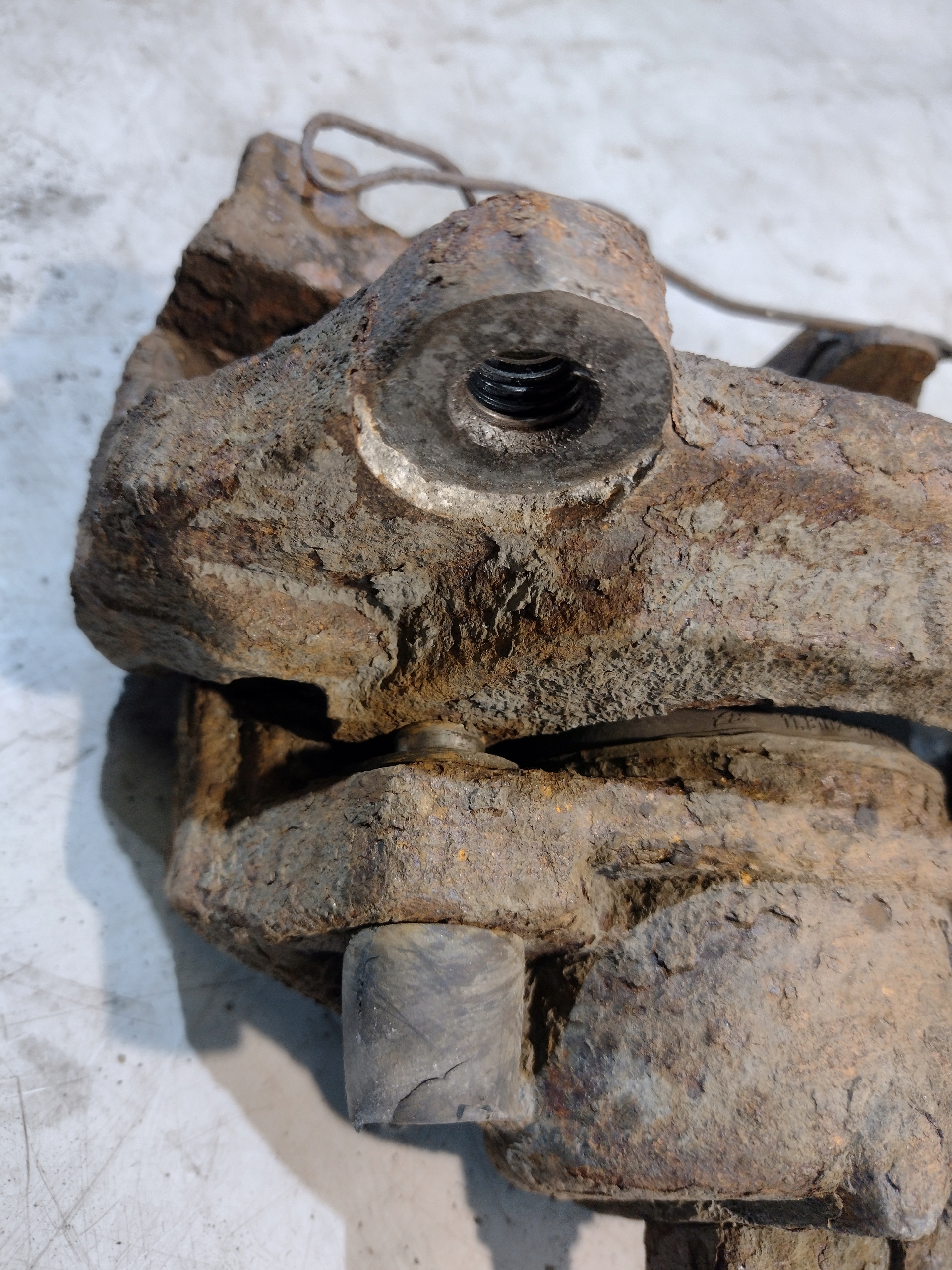 caliper brake left front Opel Vectra C kombi 2,0T