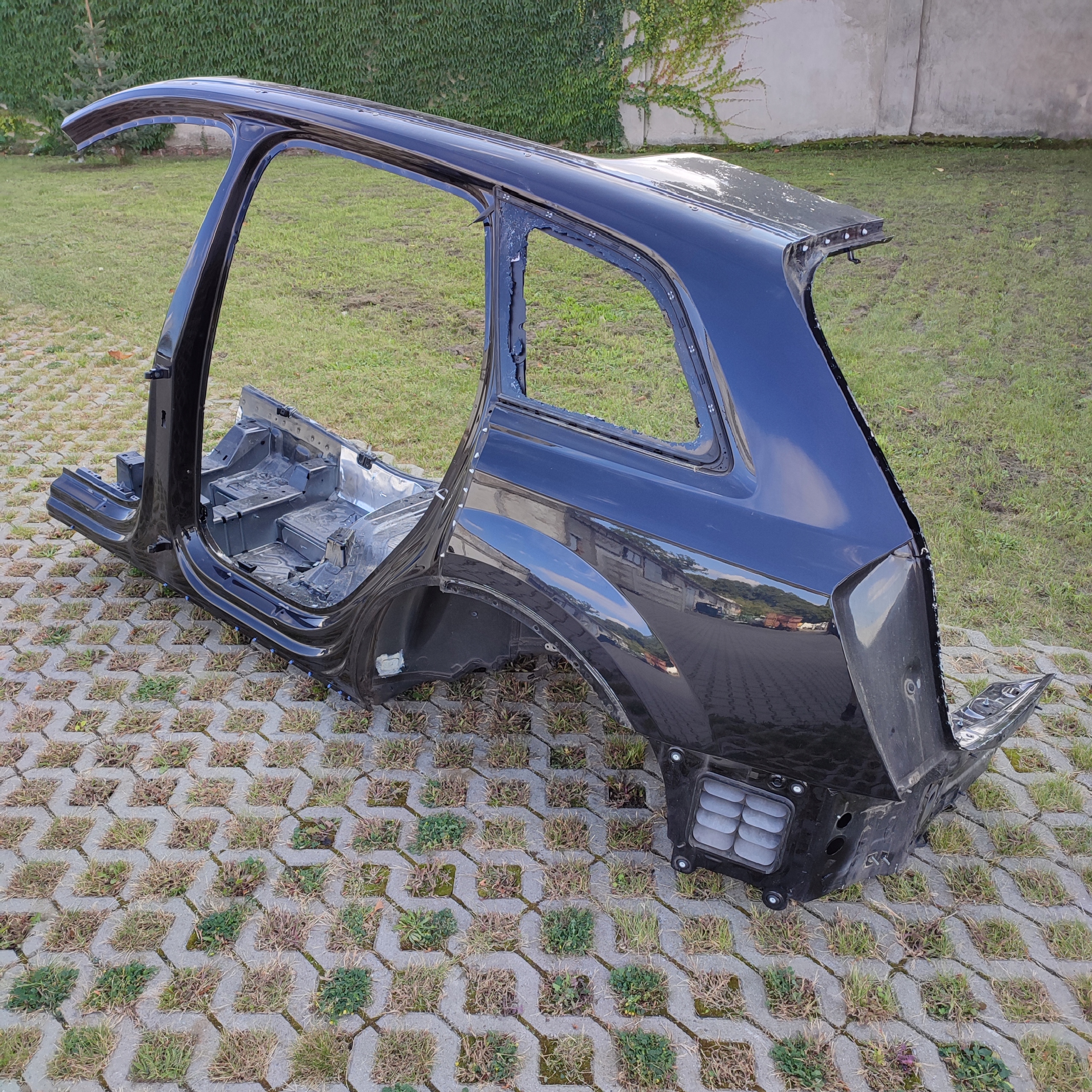 AUDI Q7m ЧЕТВЕРТЬ ЗАД. ЛЕВА ДЛИННАЯ Lc9x