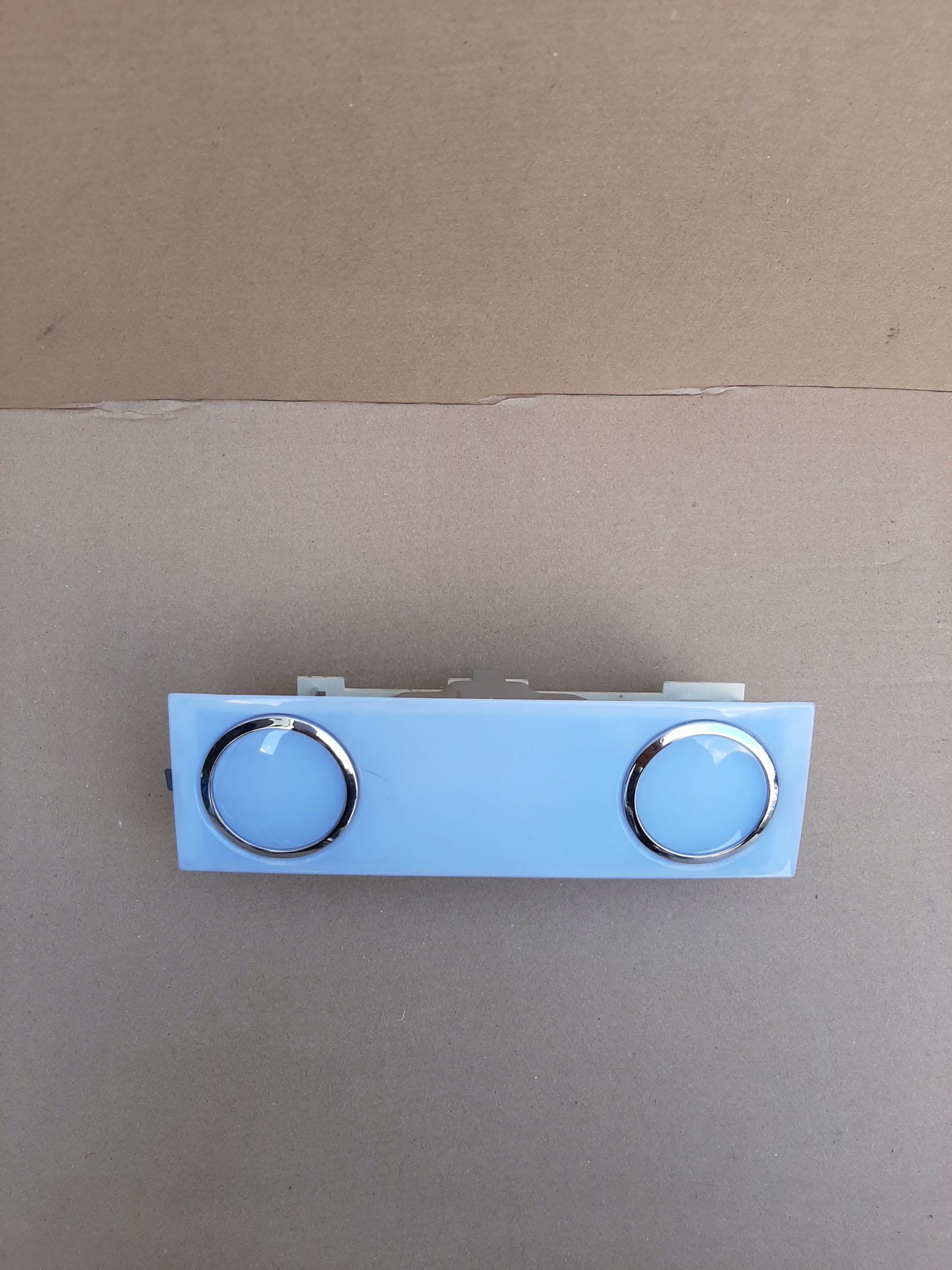 light cabs VOLKSWAGEN TOUAREG 7L6 947 105A