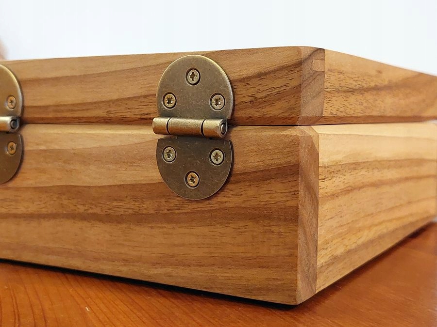 KASETKA SKRZYNECZKA PUDEŁKO NA 4 ZEGARKI SKÓRA DREWNIANA ROBIONA RĘCZNIE Model SNZPol-Dre2x2_orzech2