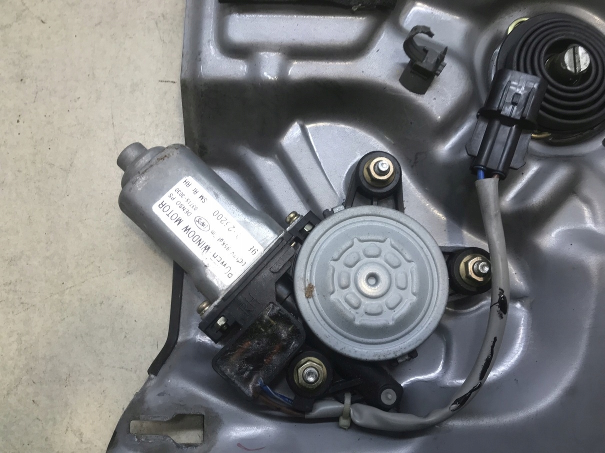 window regulator right rear part SANTA FE and 9882026200