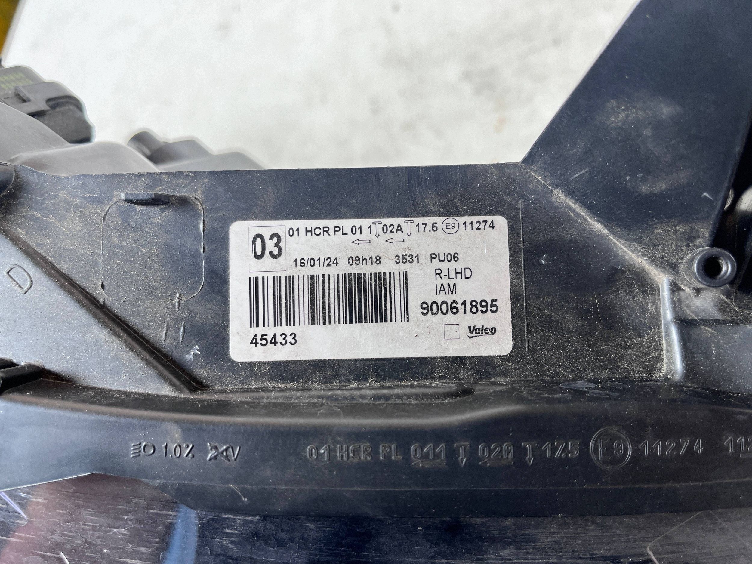 Peugeot 108 II 2 14- light left front front