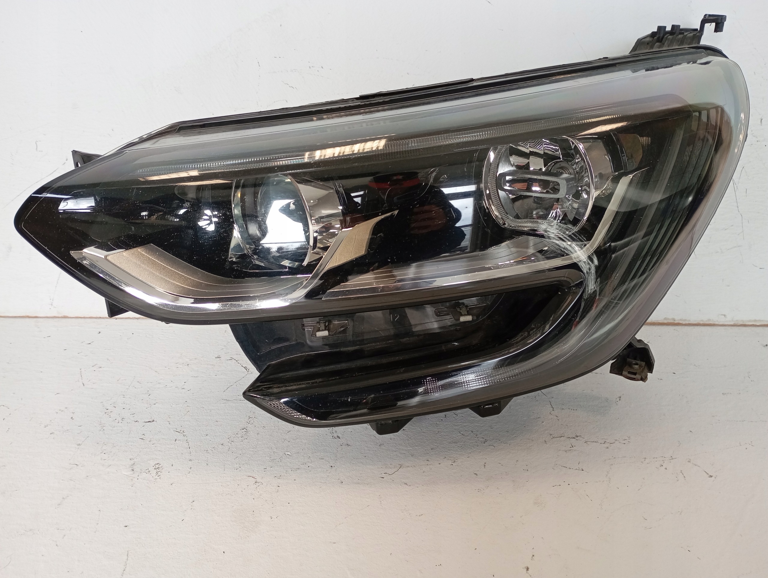 light left RENAULT MEGANE IV 4 LED 260602792R