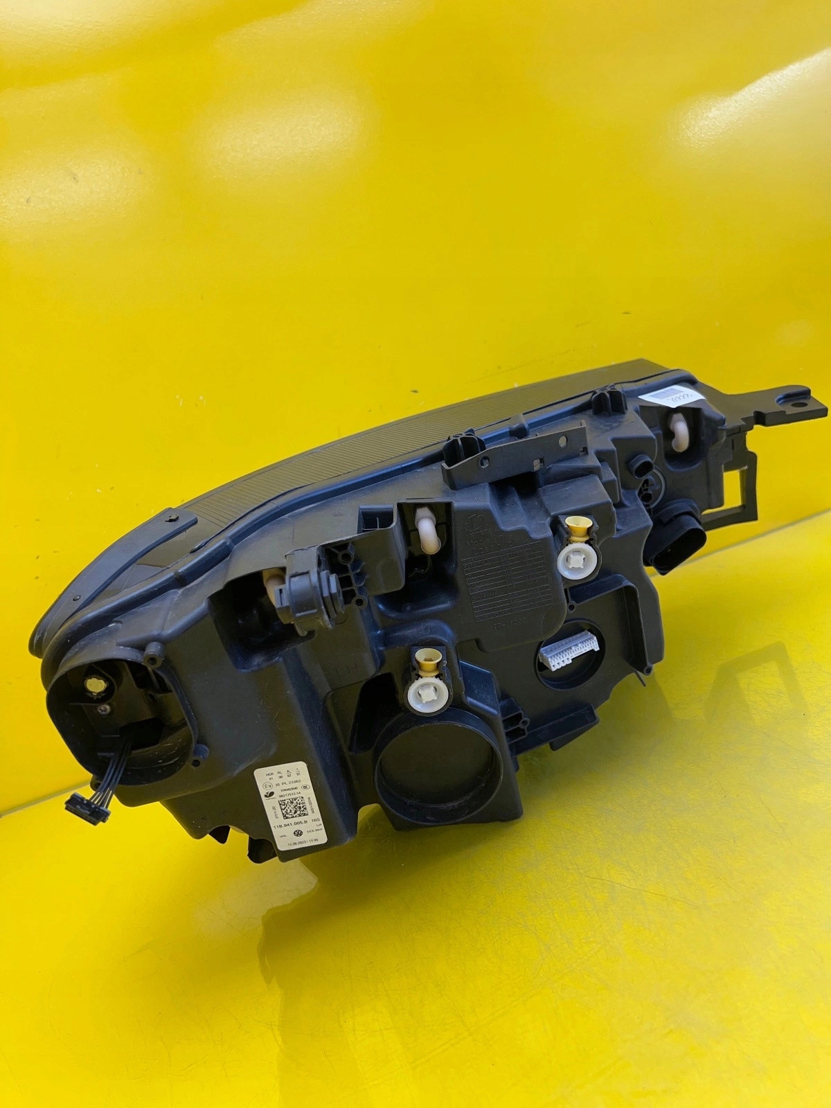 far lijeva prednja VW ID4 11B941005B Full Led
