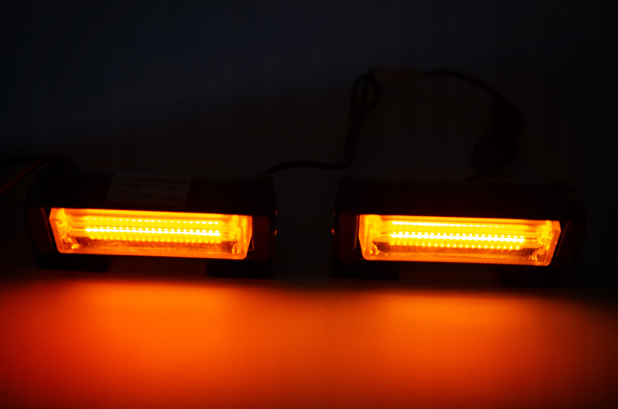 LAMPA STROBOSKOP POMARAŃCZOWY W ATRAPĘ 12V 24V Kolor pomarańczowy
