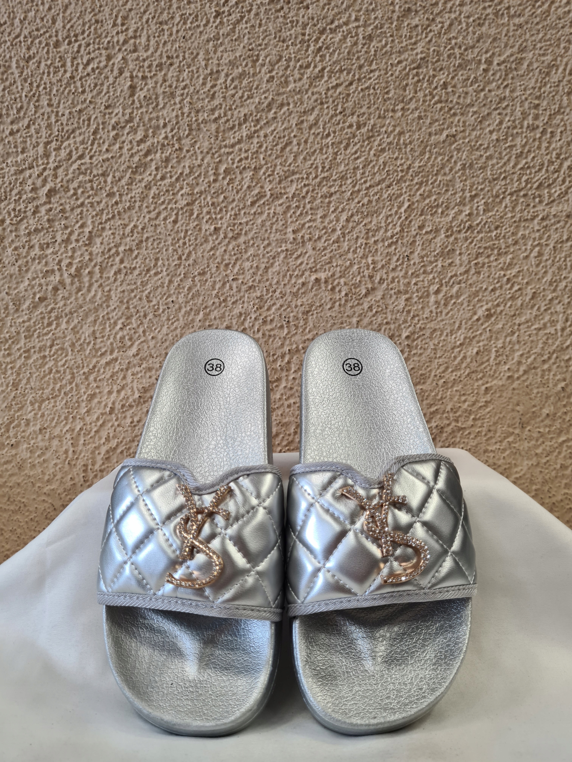 KLAPKI DAMSKIE SREBRNE AVESTI R.40 Rozmiar 40