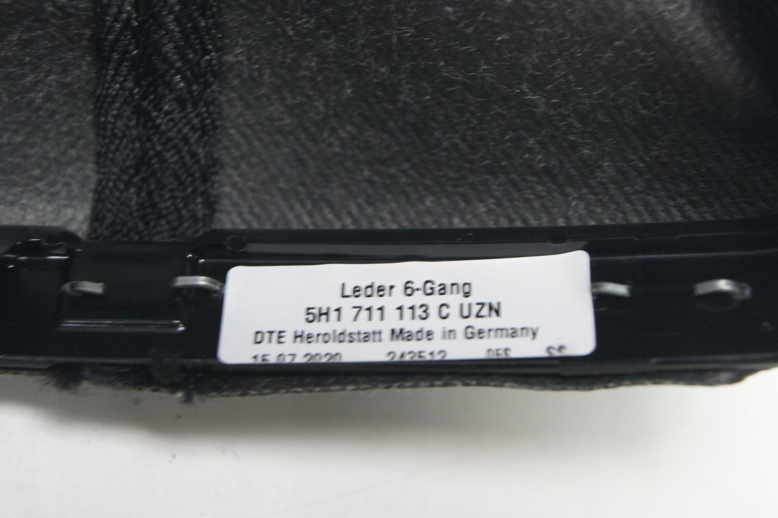 GD GOLF VIII MIESZEK GALA MANUAL 5H1711113C Part manufacturer Volkswagen OE