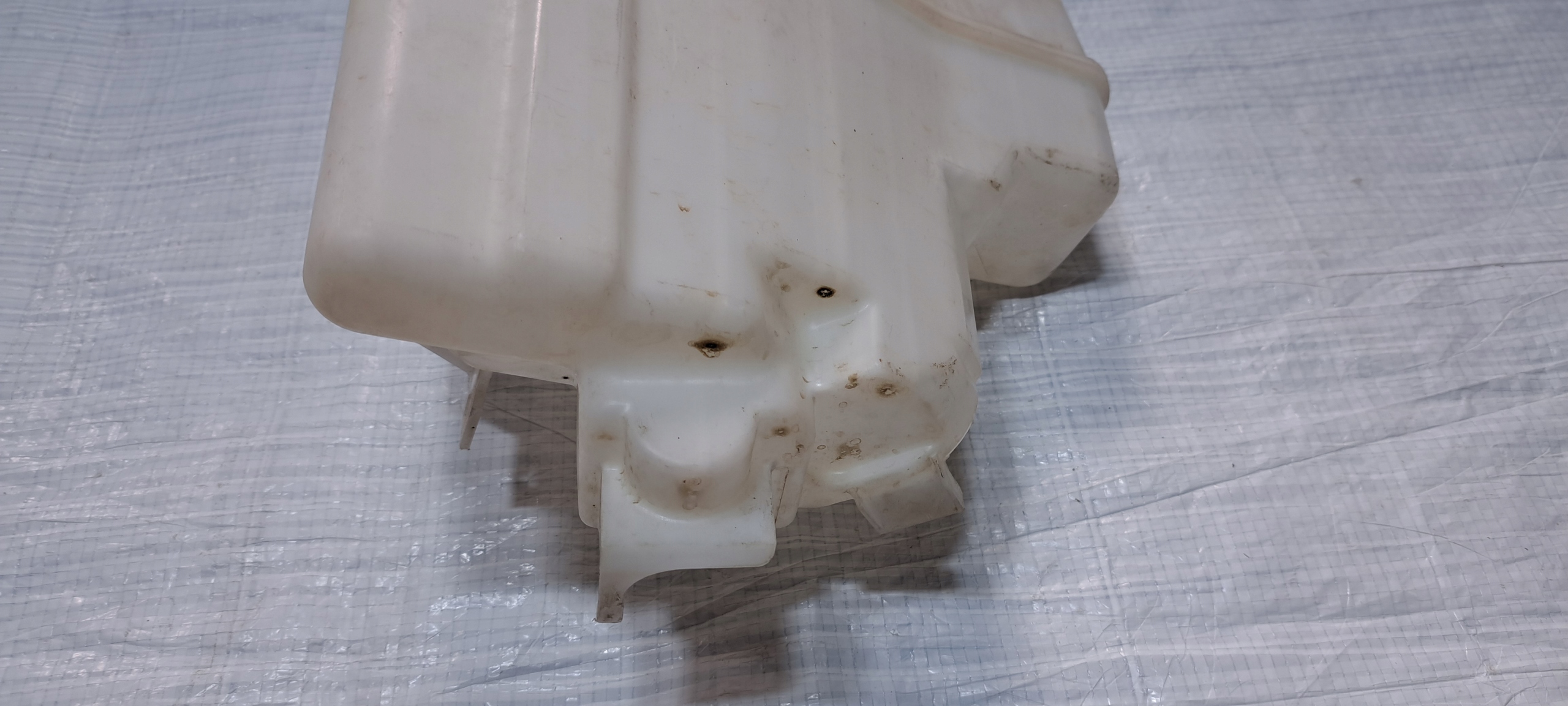 mazda II бачок омывателя KD3567480