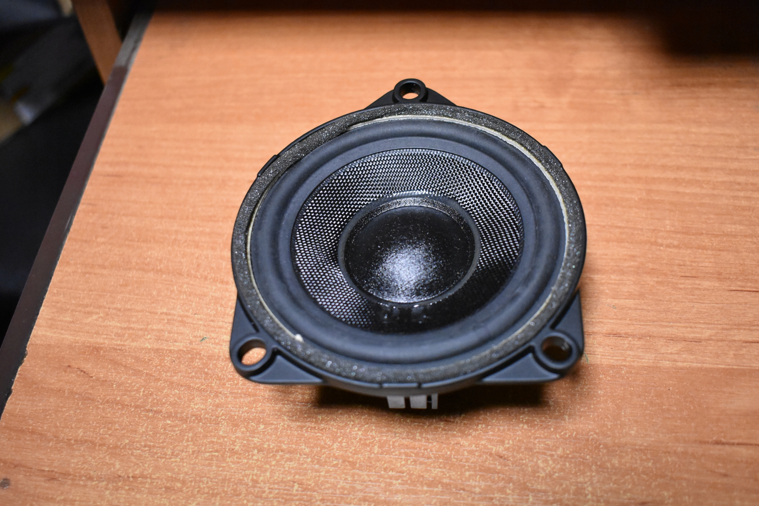 IDEALNY speaker BURMESTER PORSCHE 1