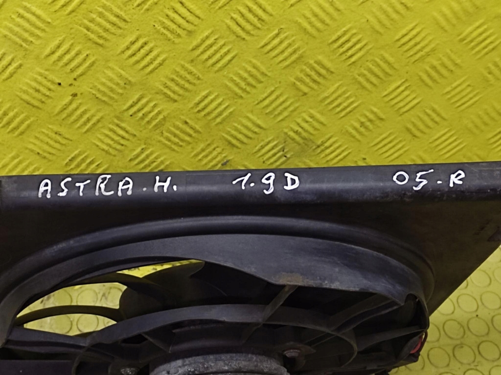 OPEL ASTRA H 1.9 D ventilátor chladiče 0130303957