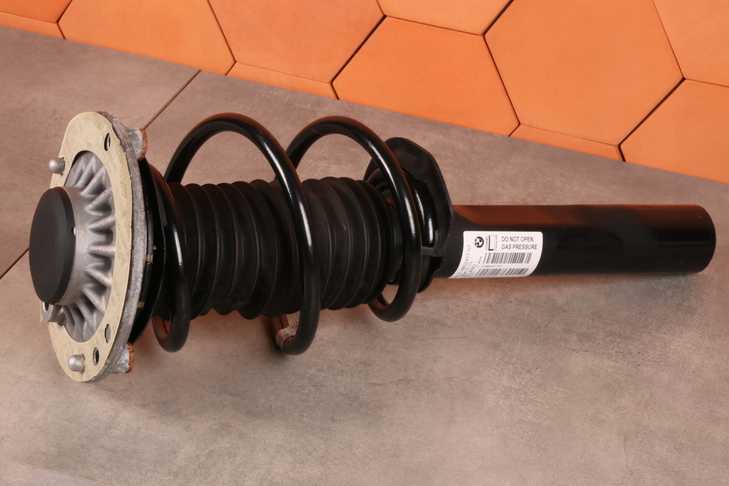 MINI F55 shock absorber left front front 2WD FWD 6852417 3368 km !!!