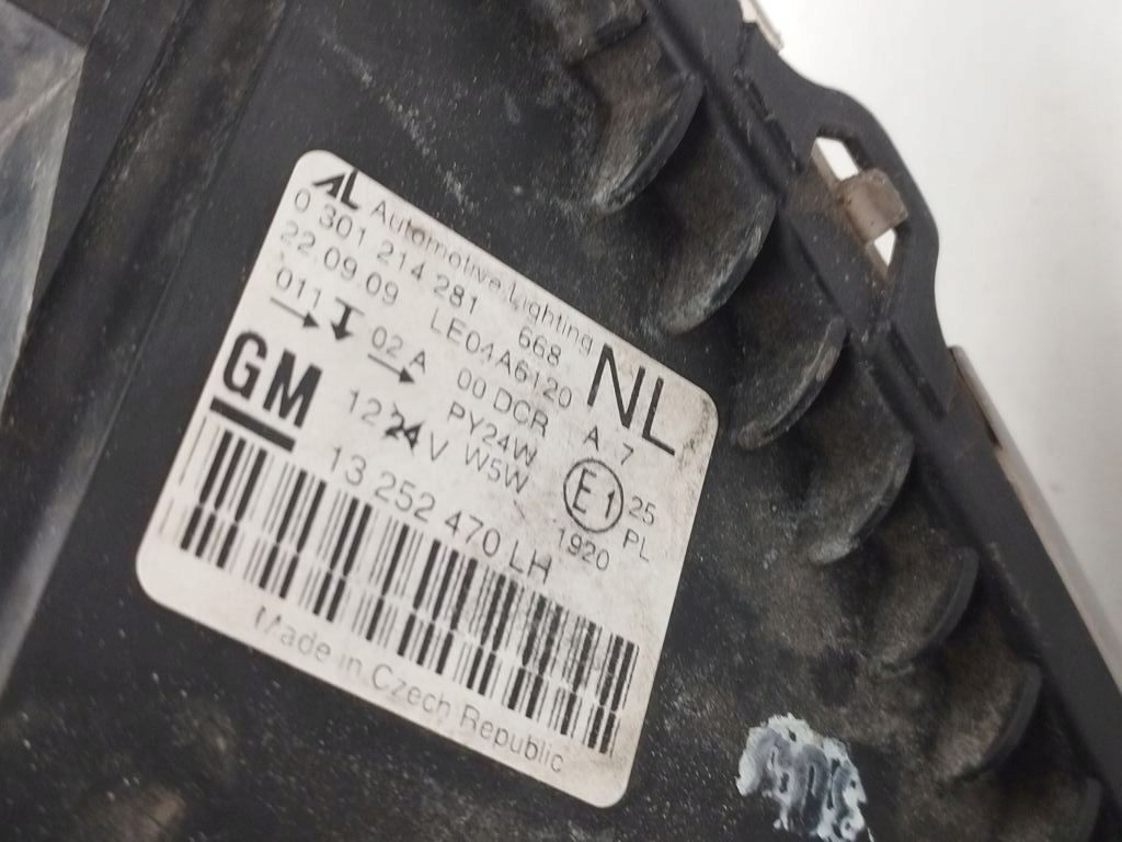 Opel Zafira B lift light left front front xenon 13252470LH