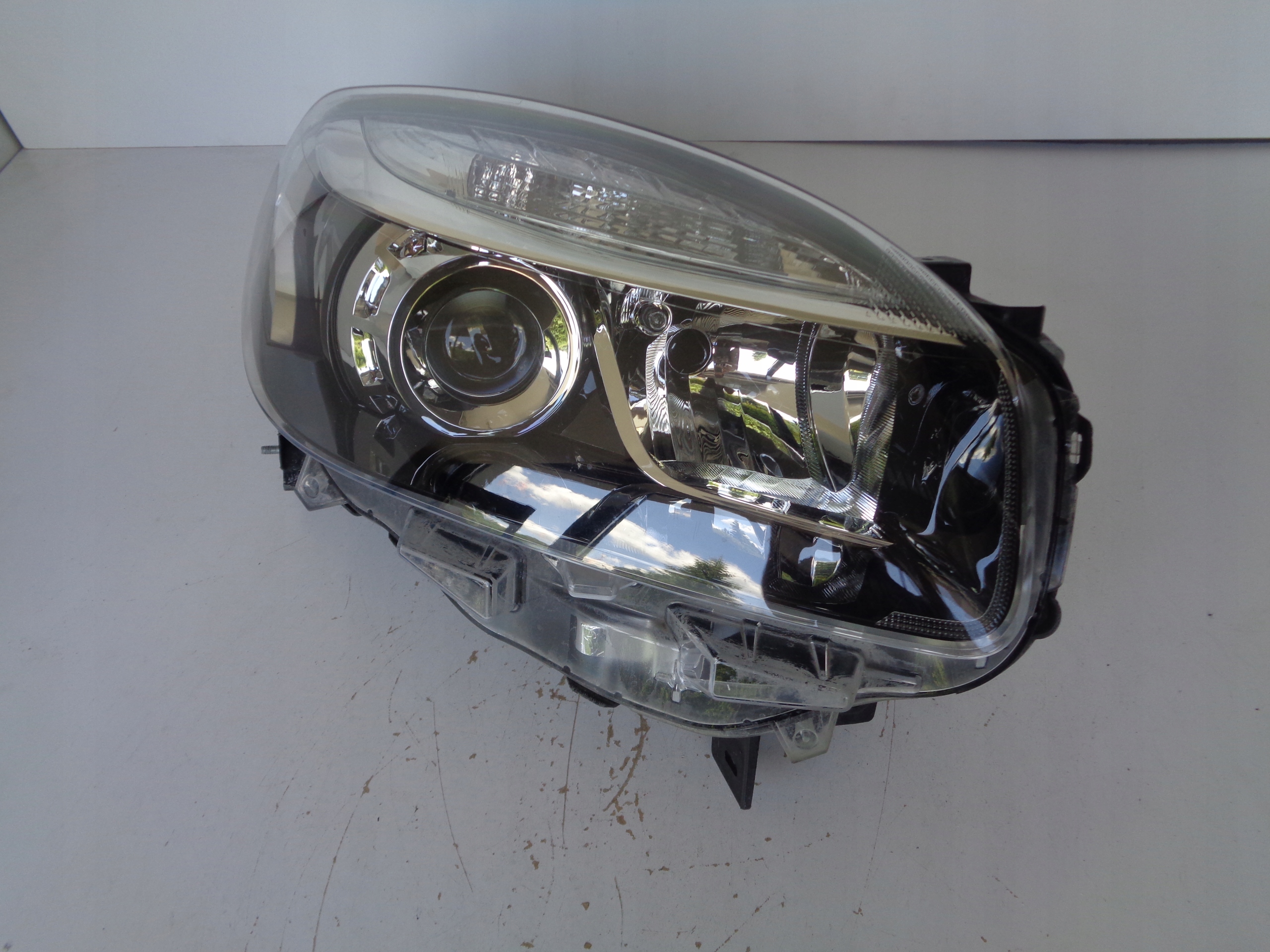 light right REFLEKTOR RENAULT KOLEOS 13- LIFT