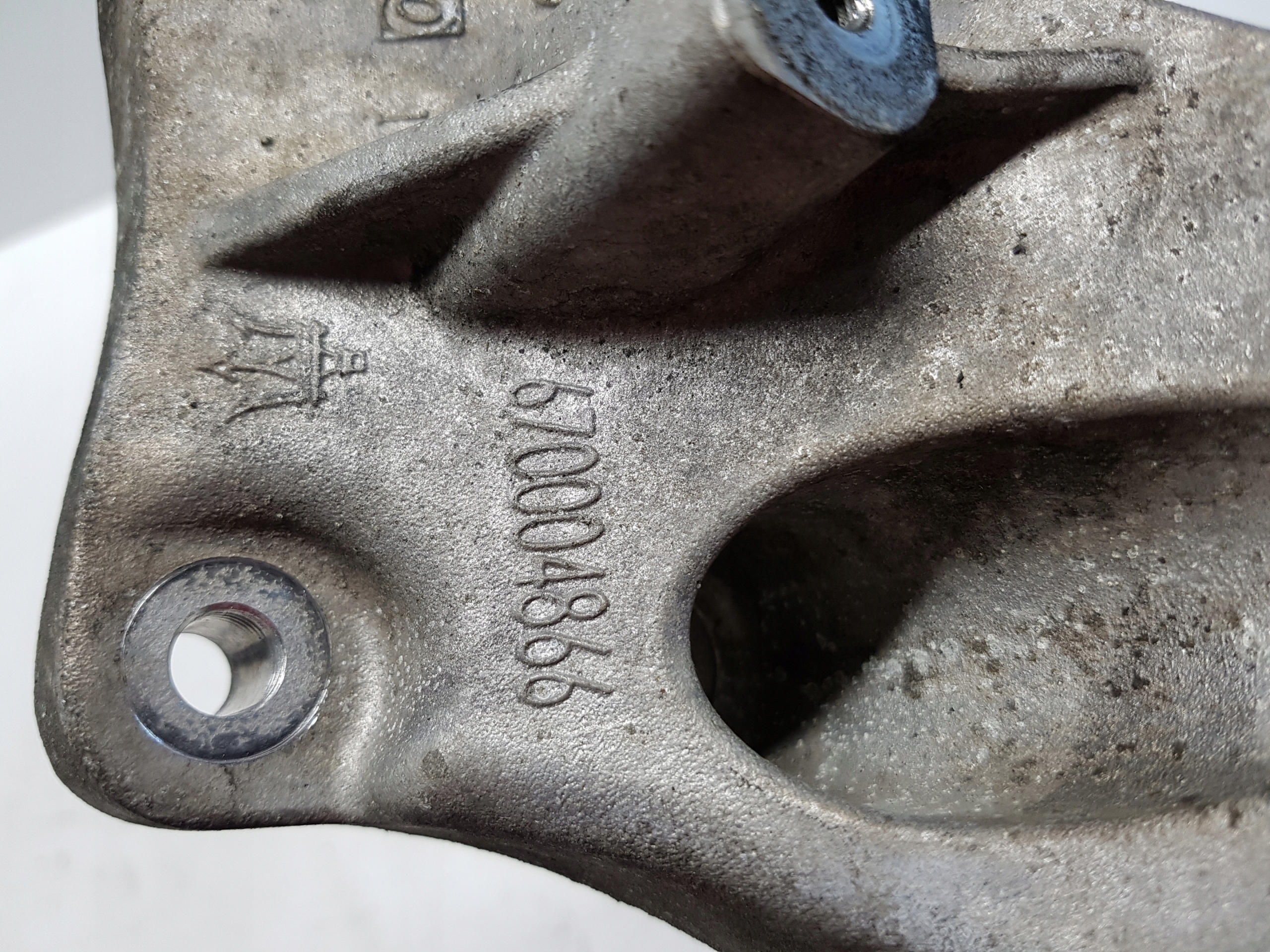 MASERATI GHIBLI 3.0 d engine mount holder left
