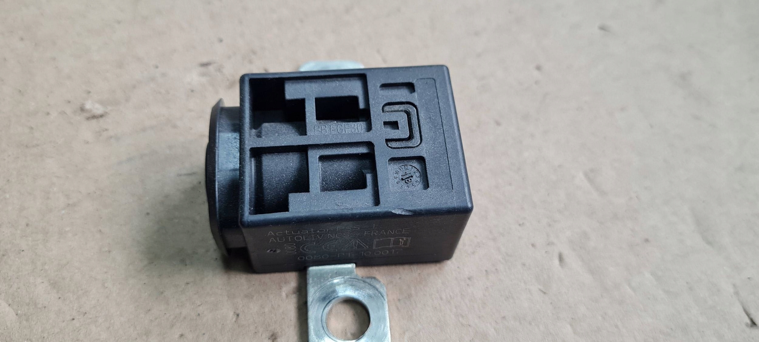 A6 C7 4G Sicherungen PIROTECHNICZNY A4 B8 S4 A5 Q5 A7 4G 4F0915519