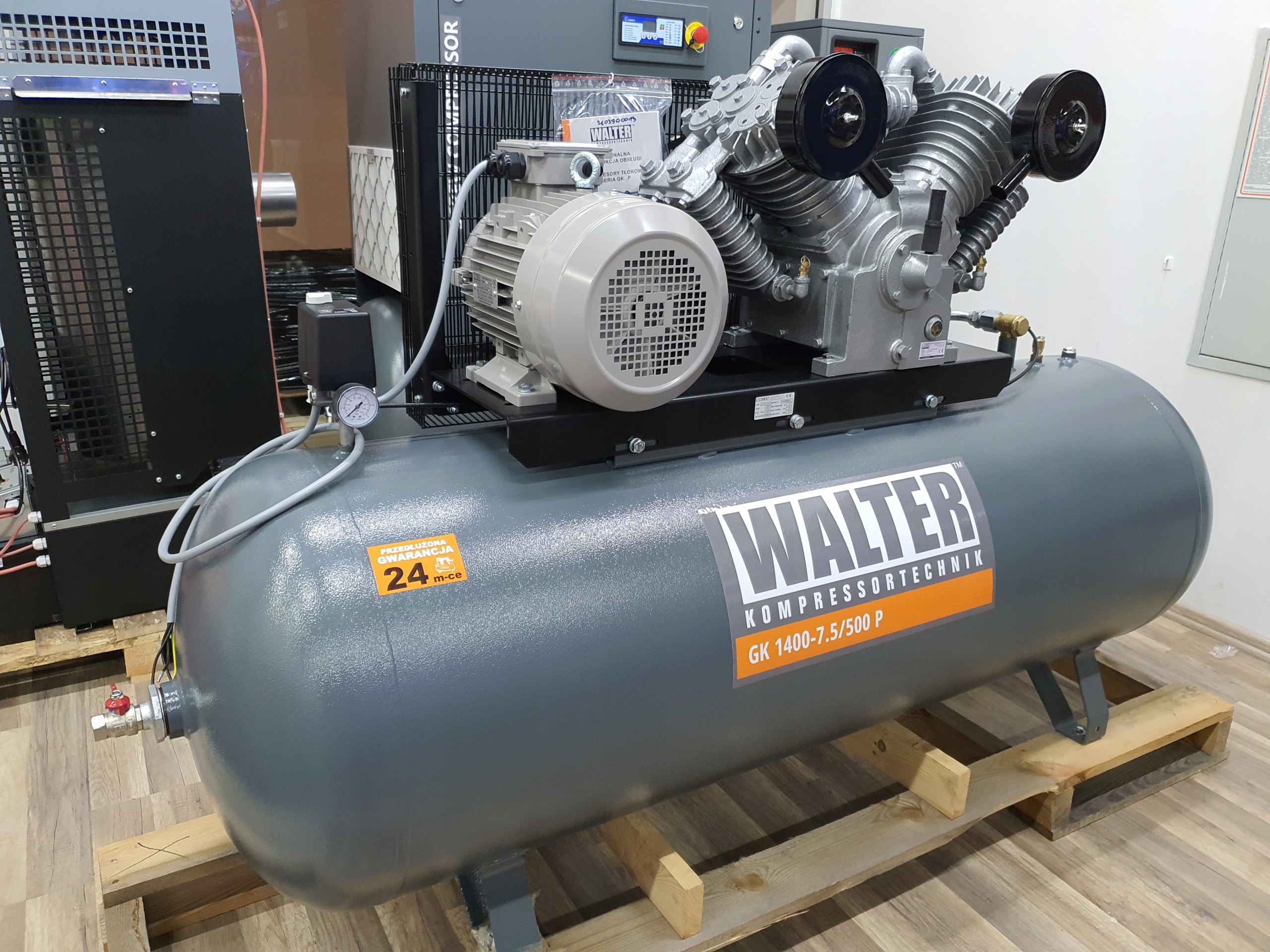 KOMPRESOR TŁOKOWY SPRĘŻARKA OLEJOWA GK 1400-7,5/500 1100l/min 7,5kW WALTER Moc (kW) 7.5 kW