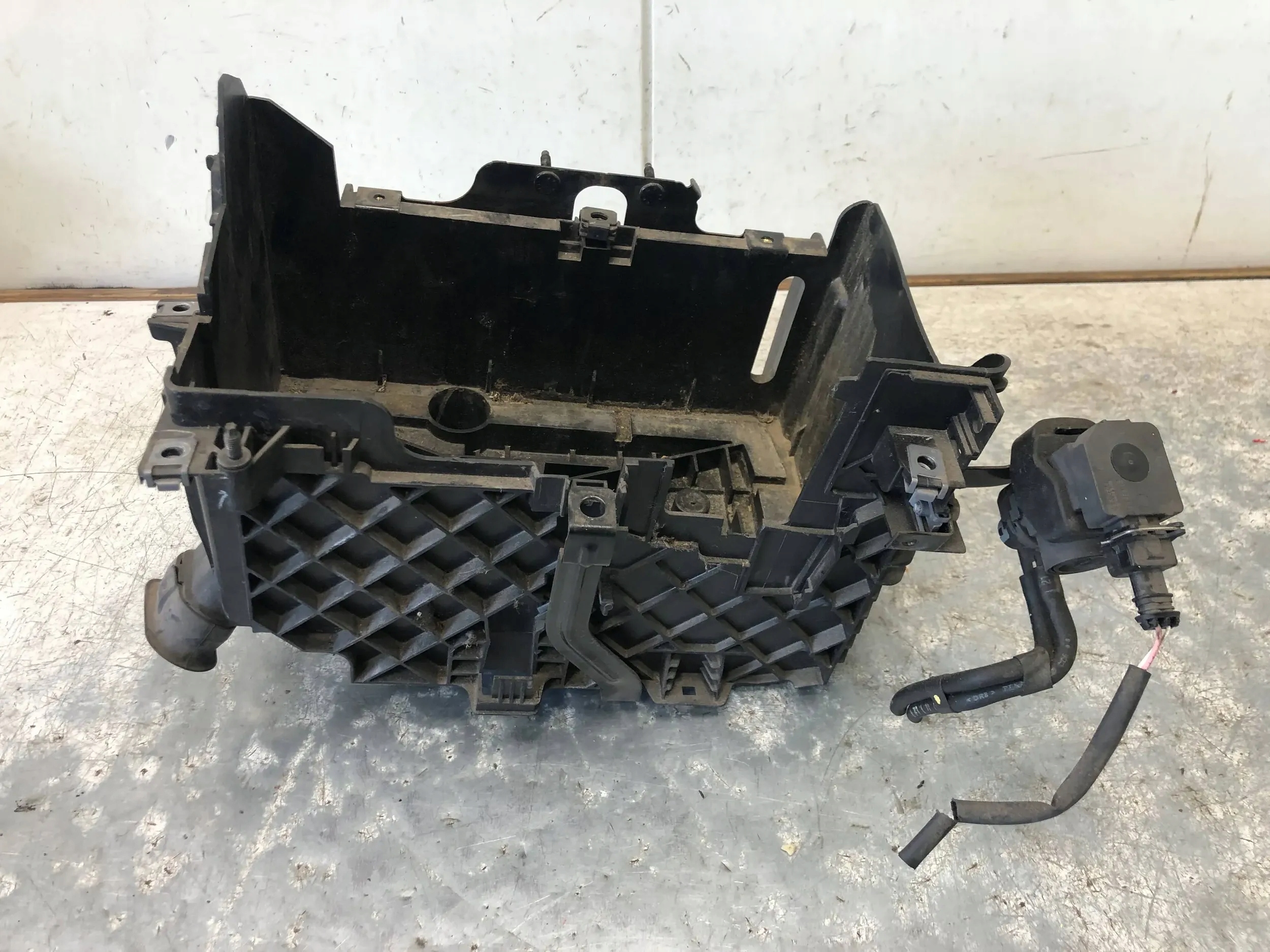 držák obal akumulátoru RENAULT SCENIC III T06009A180