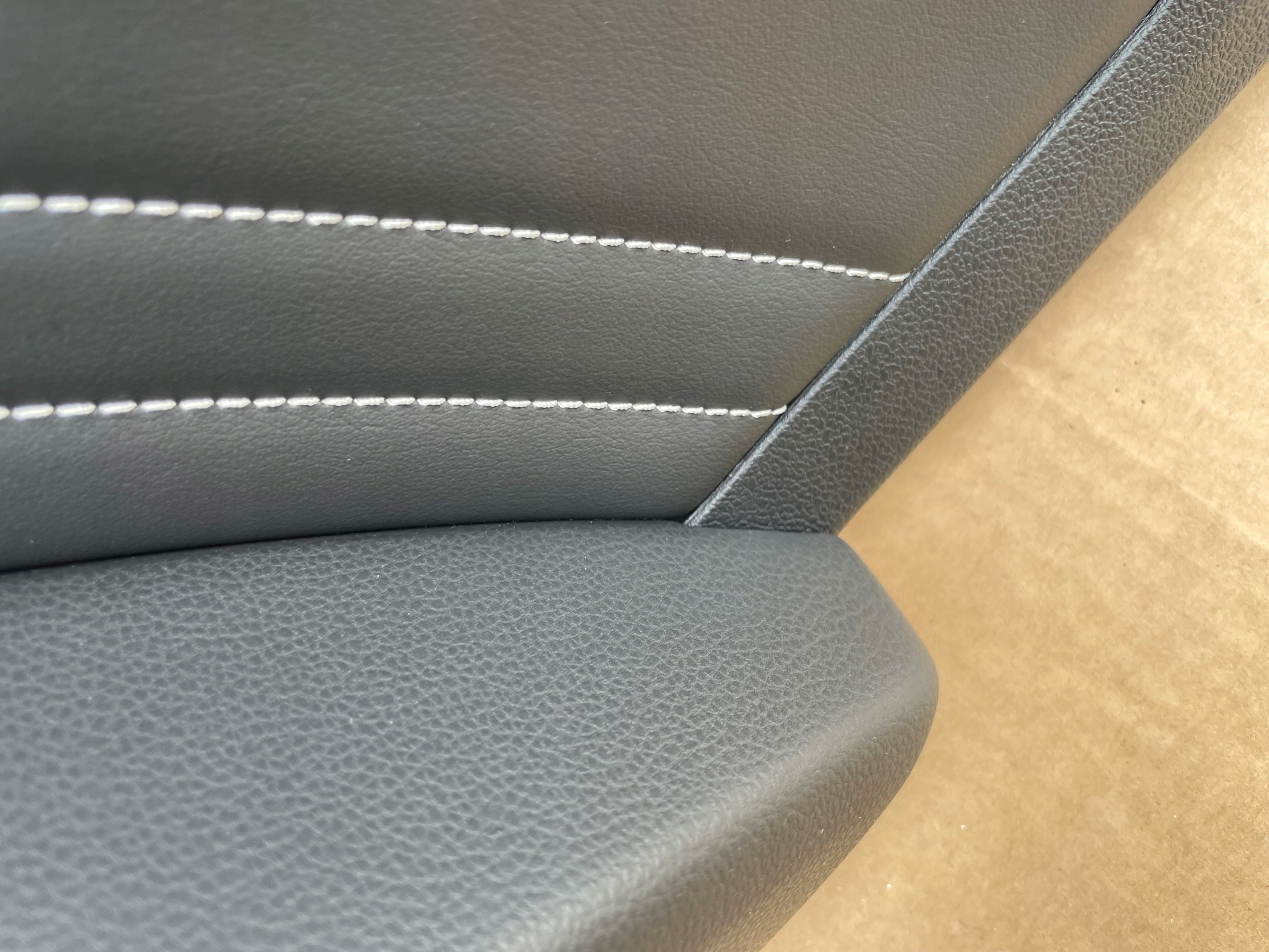 side PASSAT B8 KOMBI leather as new BIALA NIC KOMPLET