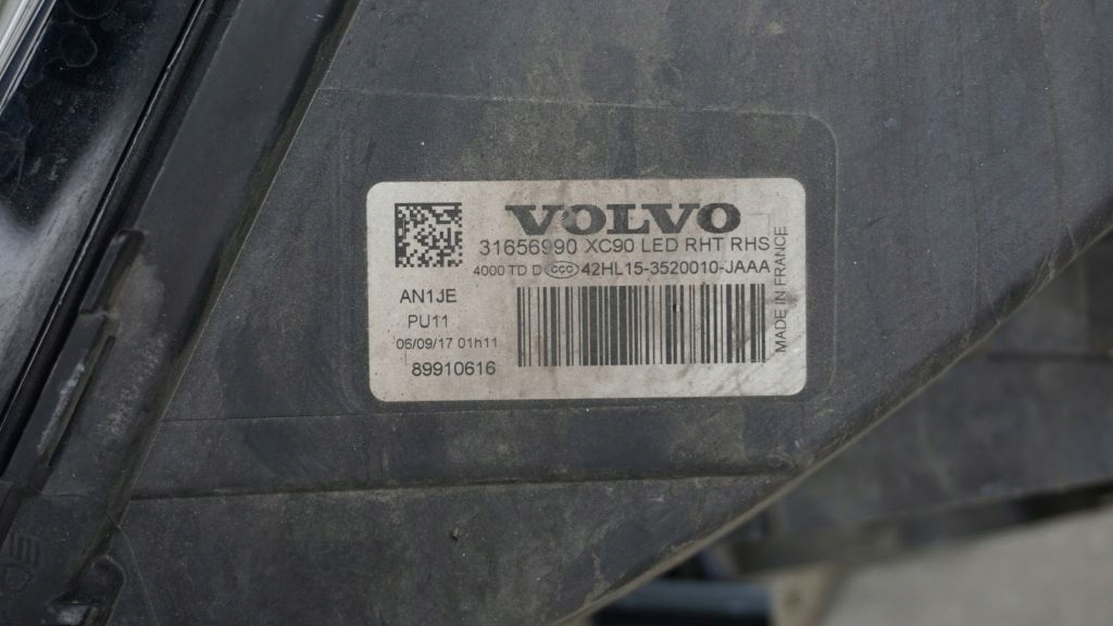 VOLVO XC90 II - light FULL LED right front