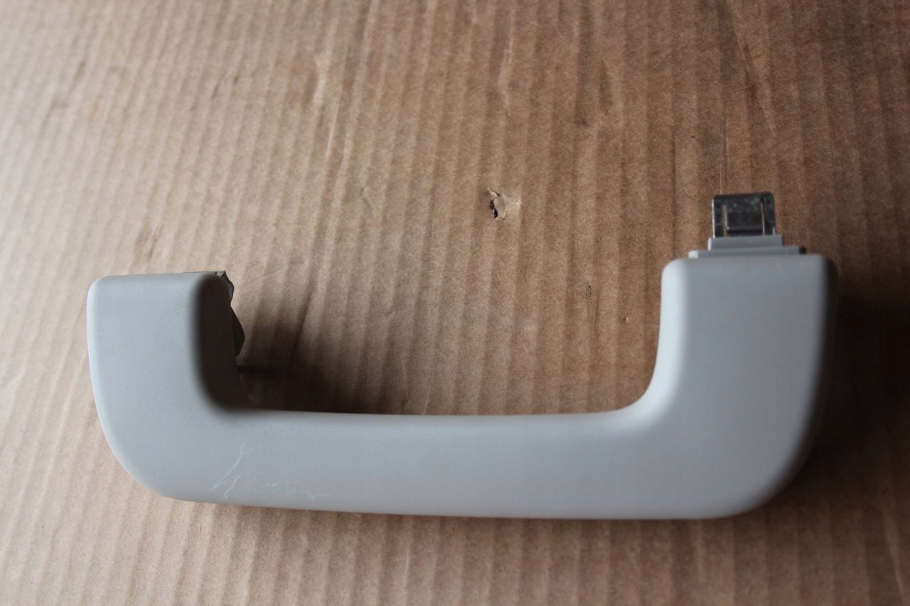 RĄCZKI PODSUFITKI VW TOUAREG III Jakość części (zgodnie z GVO) Q - oryginał z logo producenta części (OEM, OES)