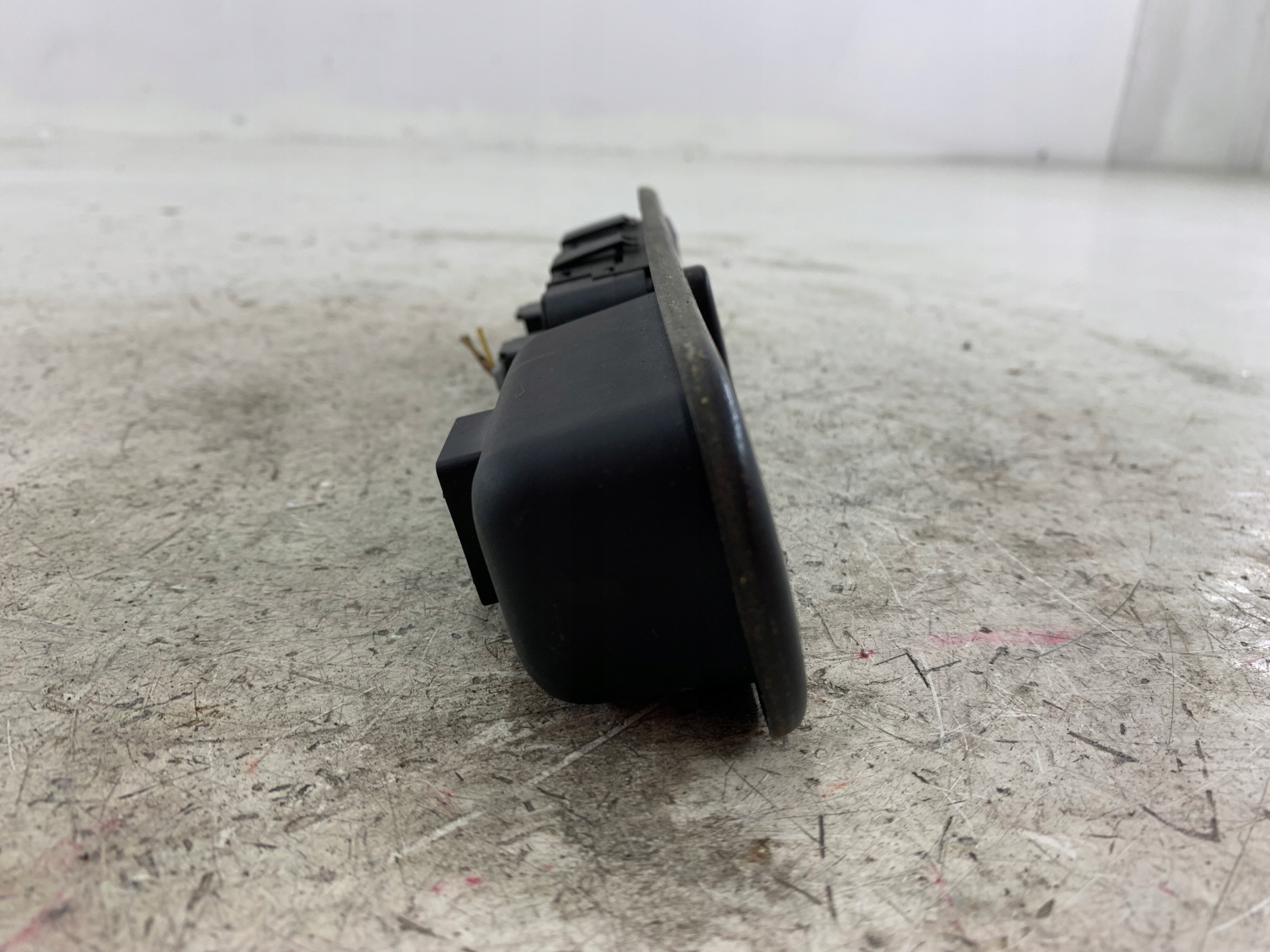 PEUGEOT 307 window control switch left front 96351623XT