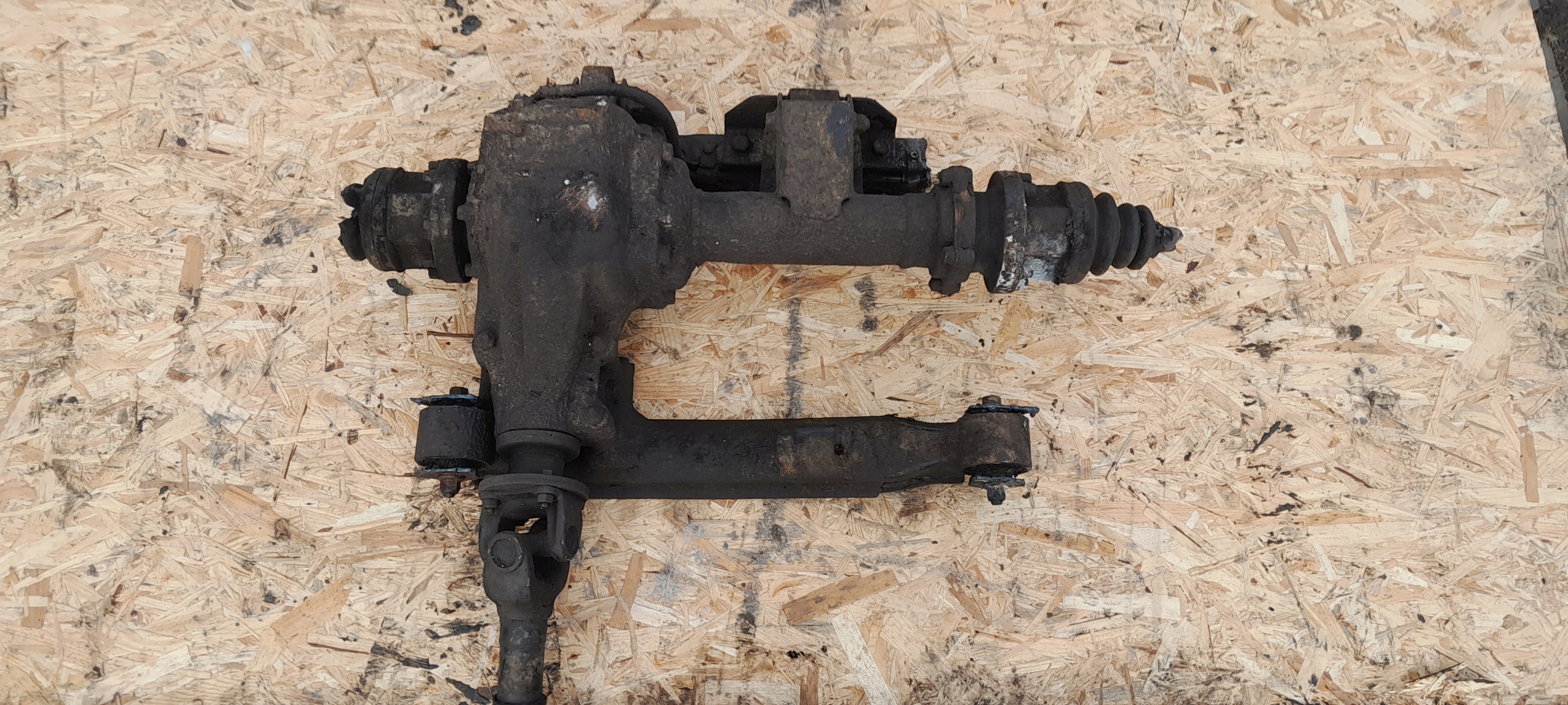 front differential front NISSAN TERRANO II 2.4 16V FORD MAVERICK GDANSK
