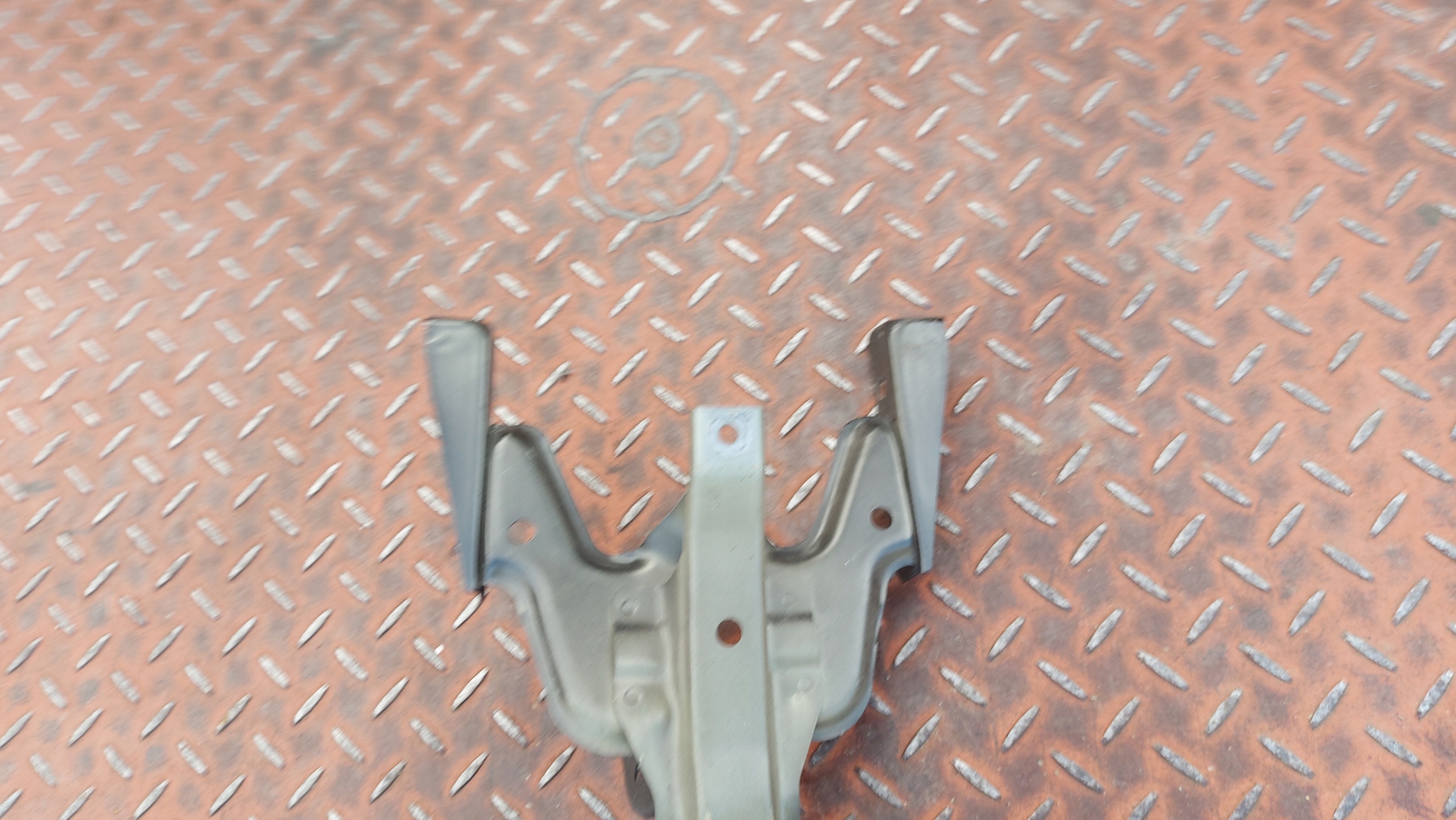 console bar, wall front front TOYOTA CHR C-HR 16