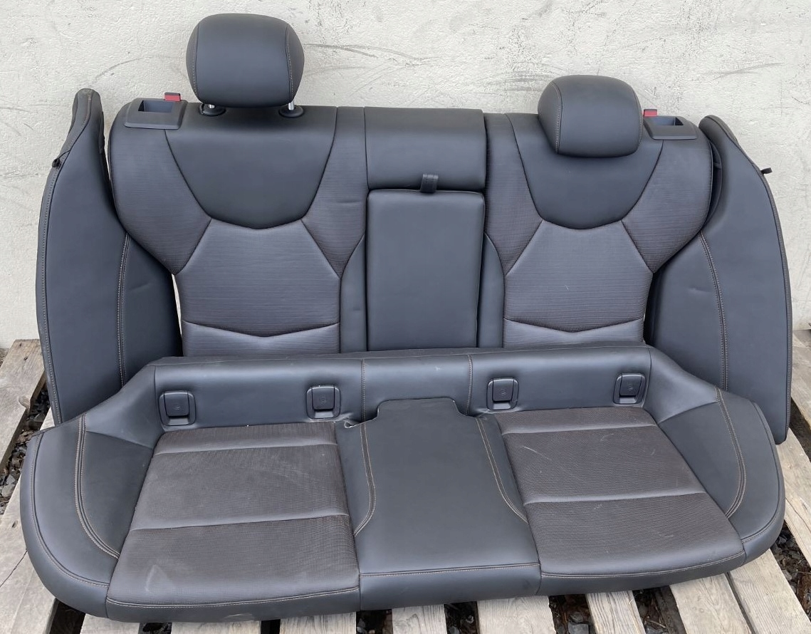 O7 CADILLAC CT5 SPORT V 2019 - Sitz hinten heck KOMPLET Leder PERFOROWANA