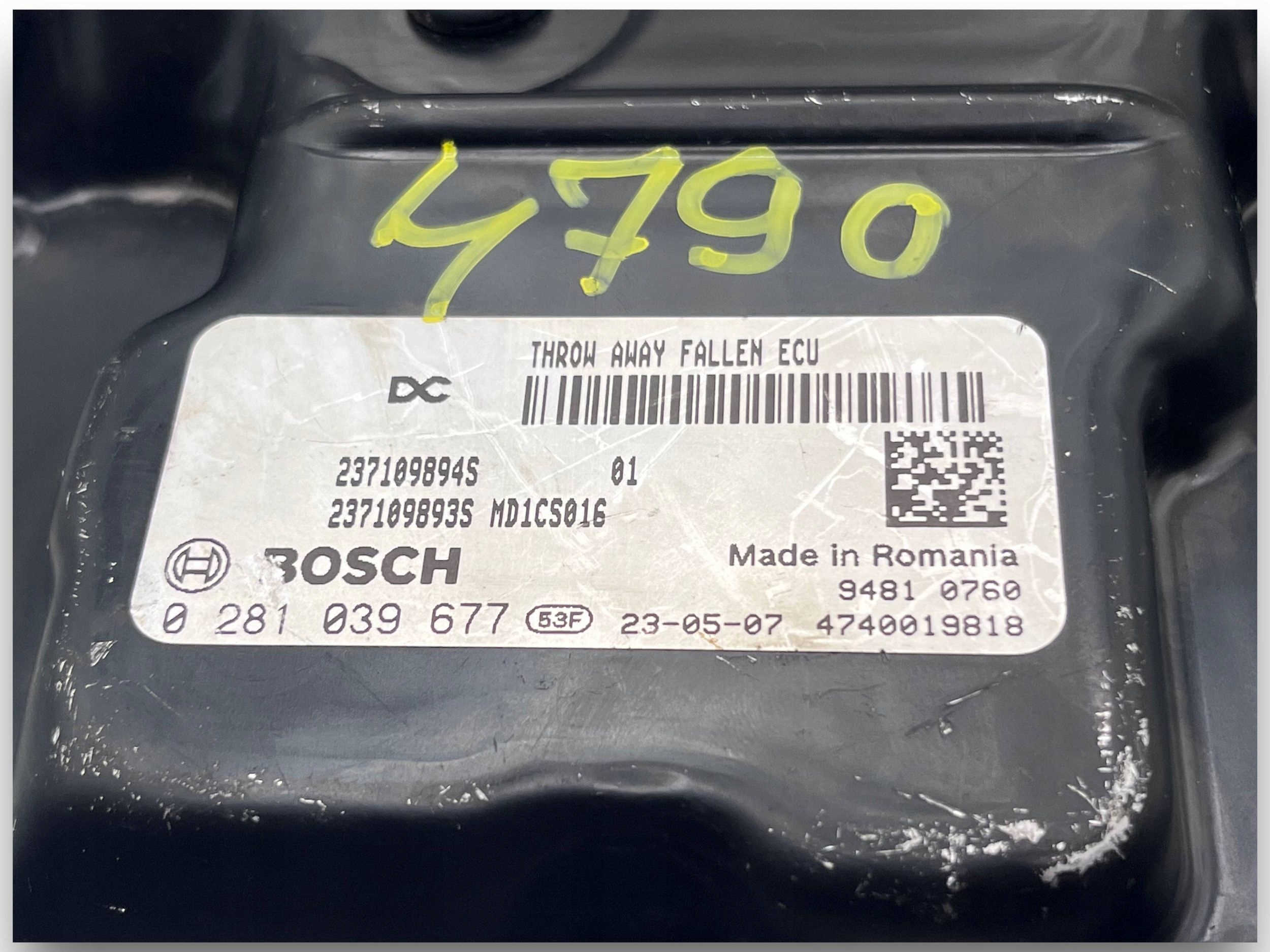 Renault Express Computer Bedienteil ECU 0281039677 $J