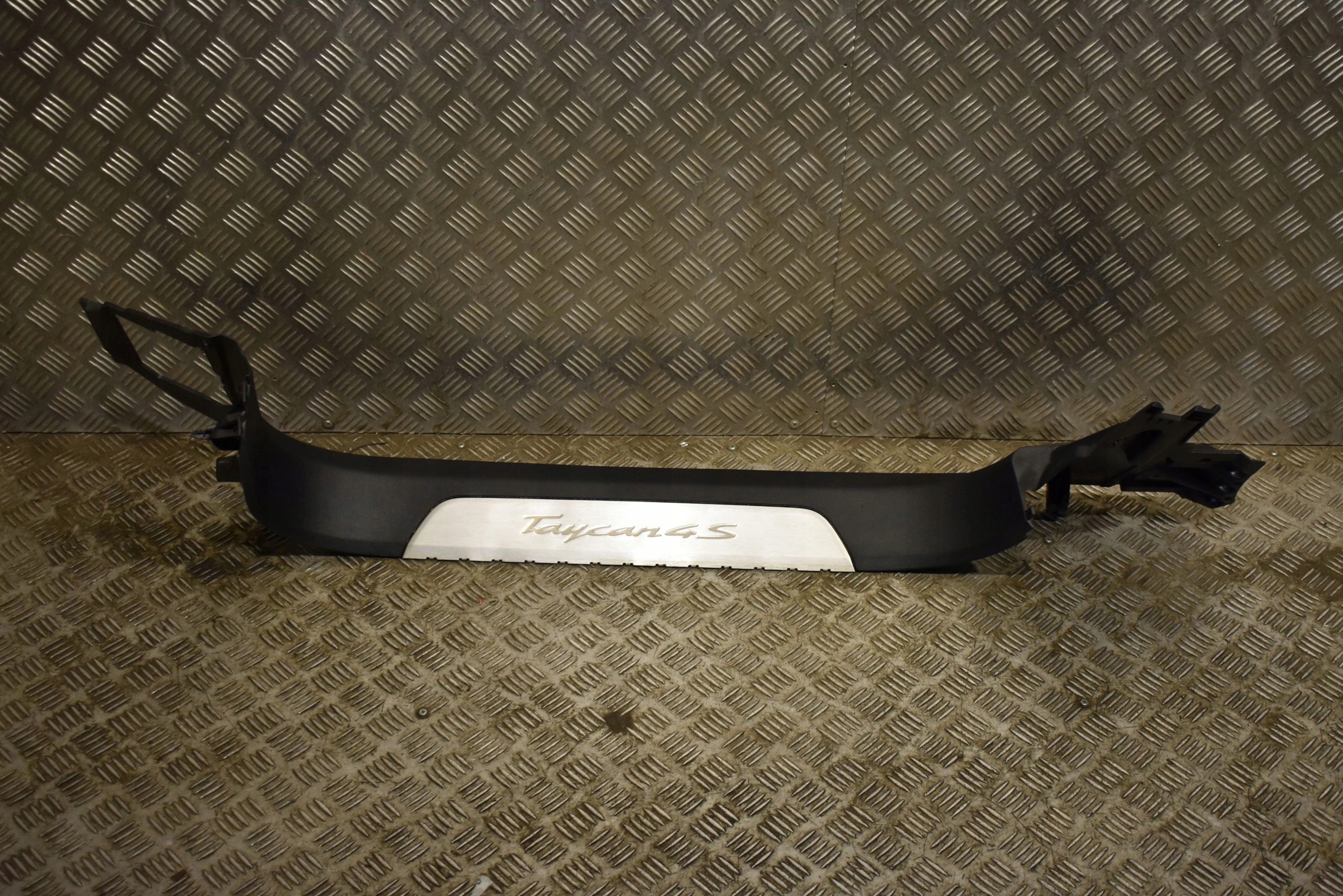 moulding cap threshold front left PORSCHE TAYCAN 4S 1