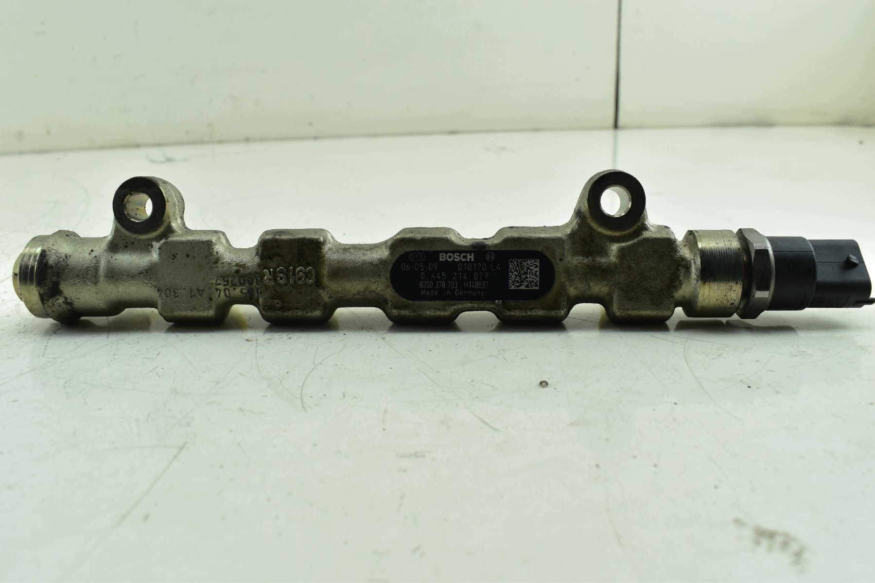 injection ramp sensor MASTER III MOVANO INTERSTAR 2.2 2.5 DCI 8200378703