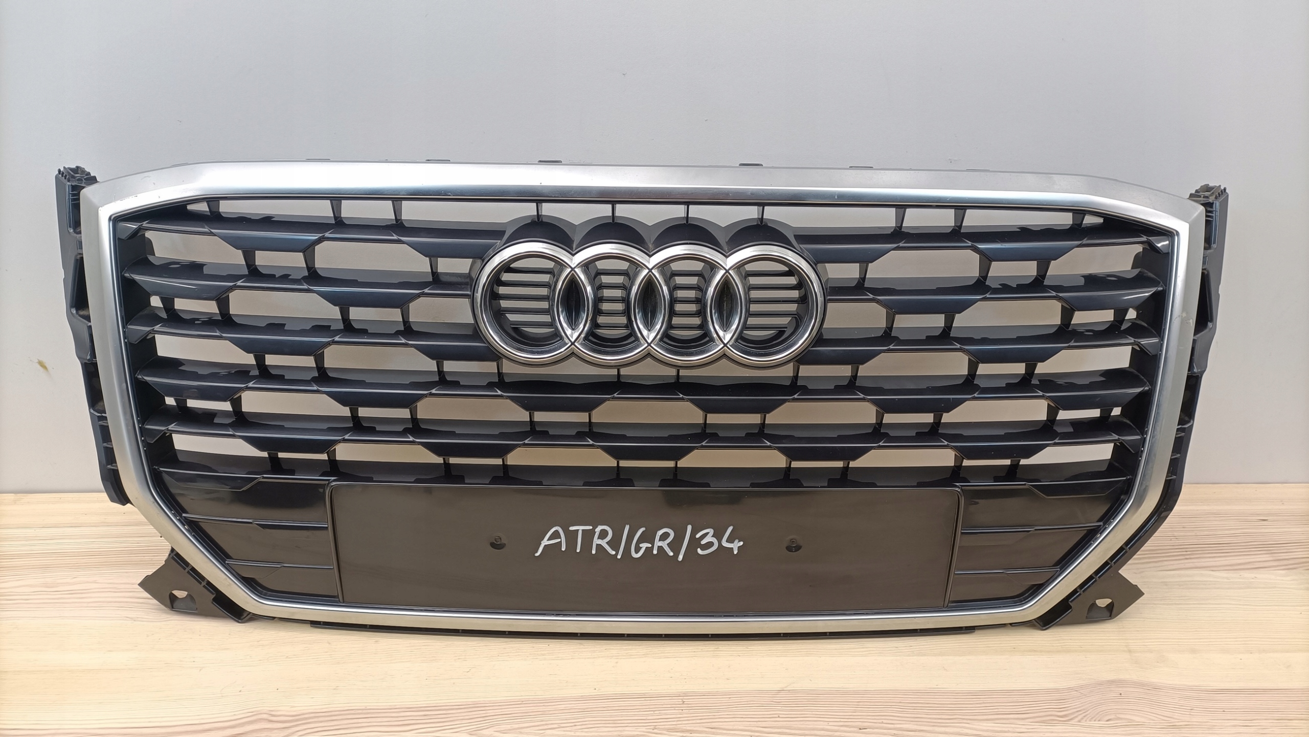 Audi Q2 Kühlergrill FRONTGRILL Kühlergitter 81A8536510G - Thumbnail 1