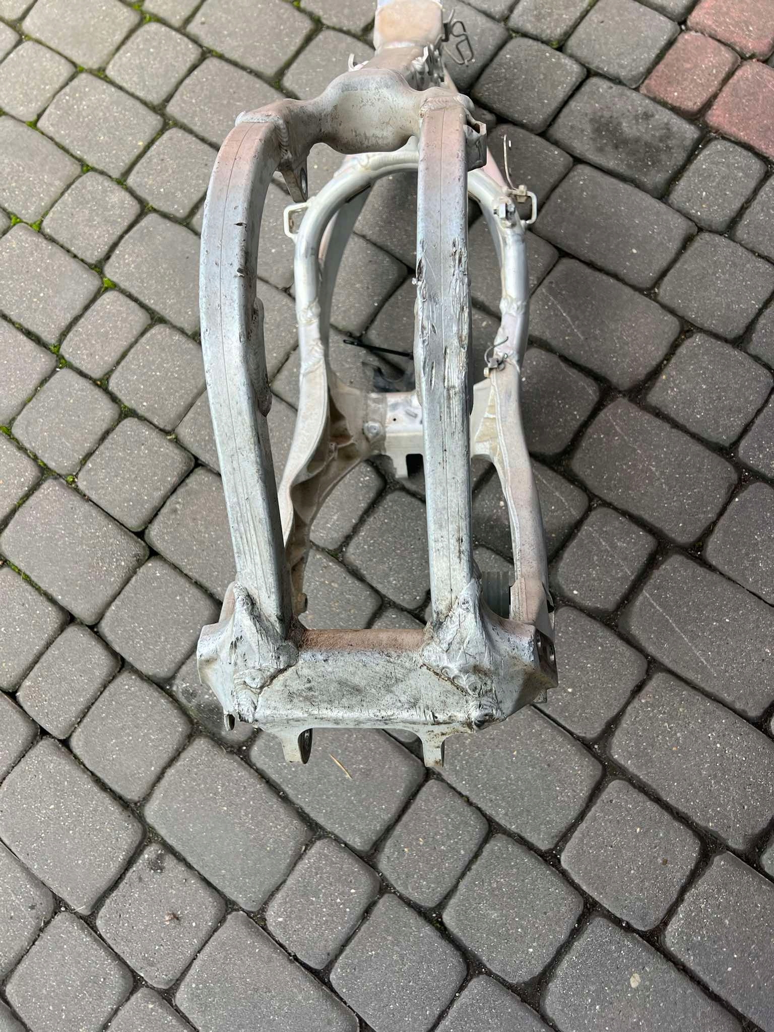 Alt