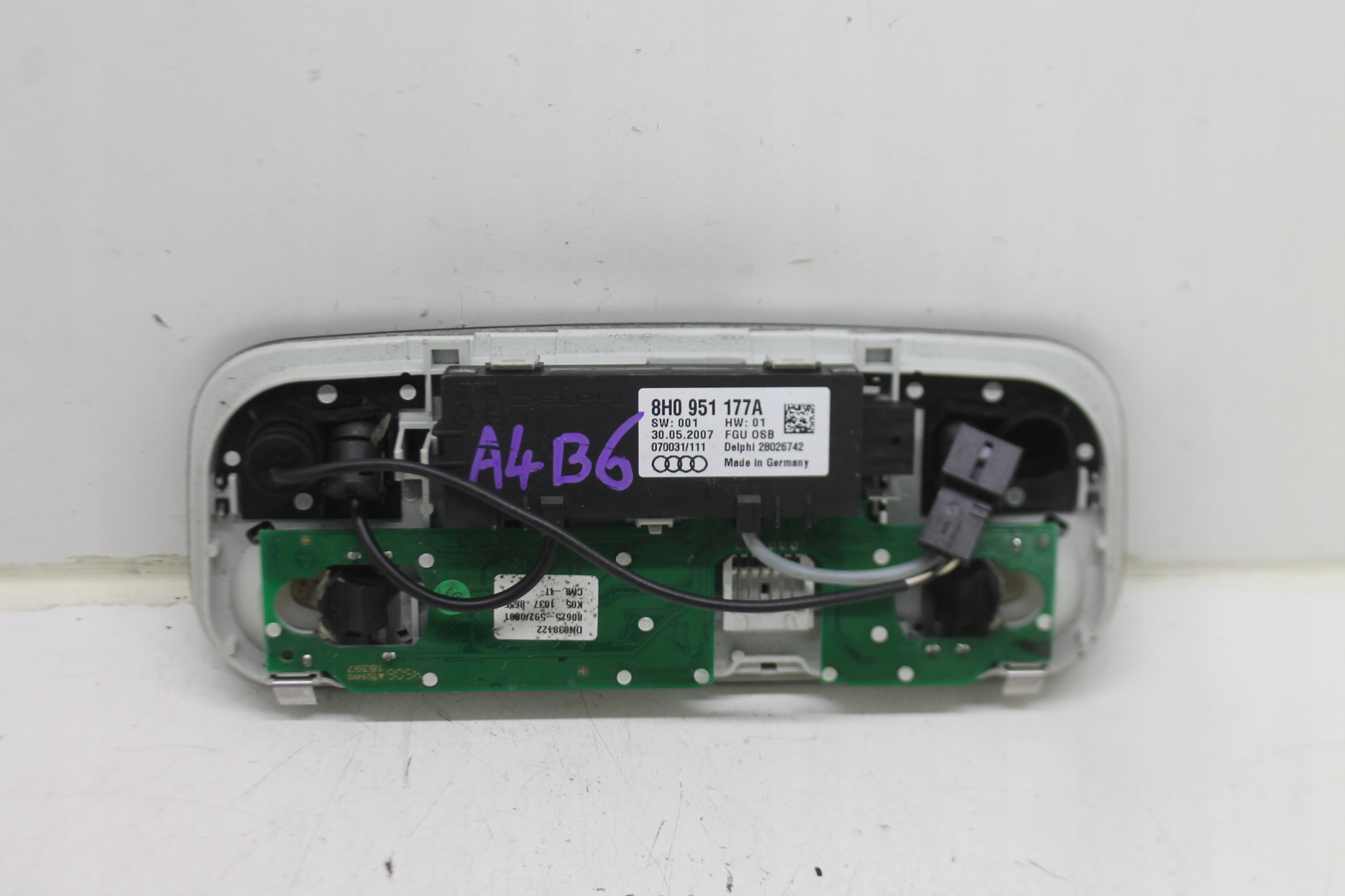 FANALE CIELO INTERNO OSWIETLENIE cabina 8H0951177A AUDI