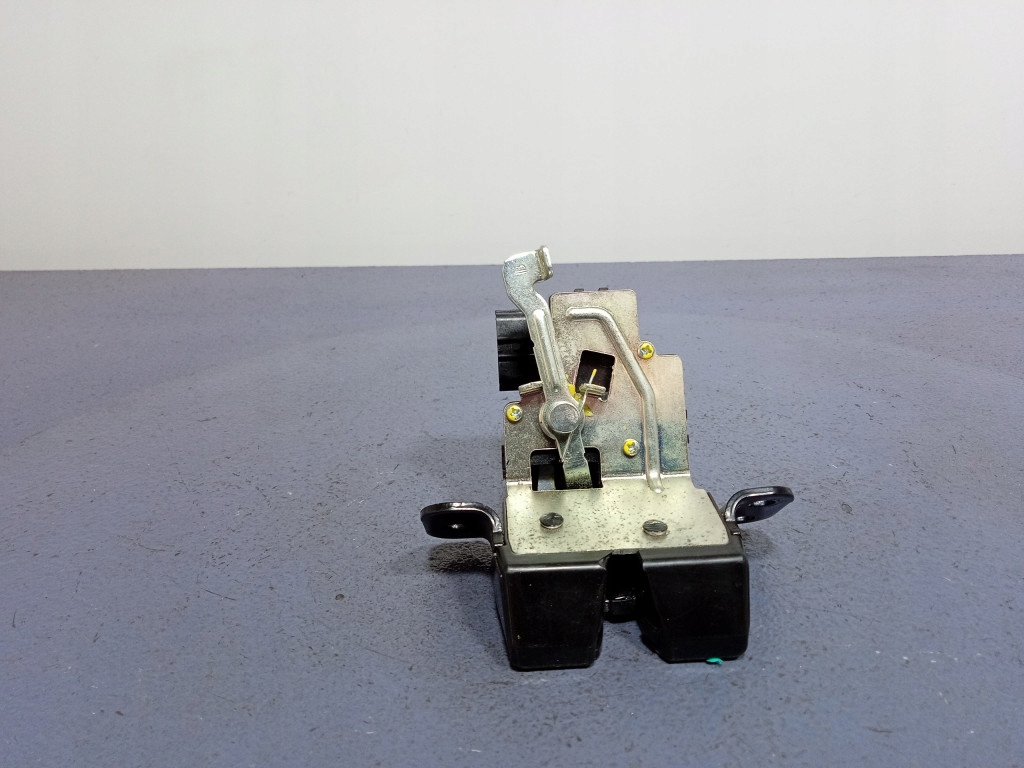 HYUNDAI I20 II 14- ZAMEK KLAPY BAGAŻNIKA