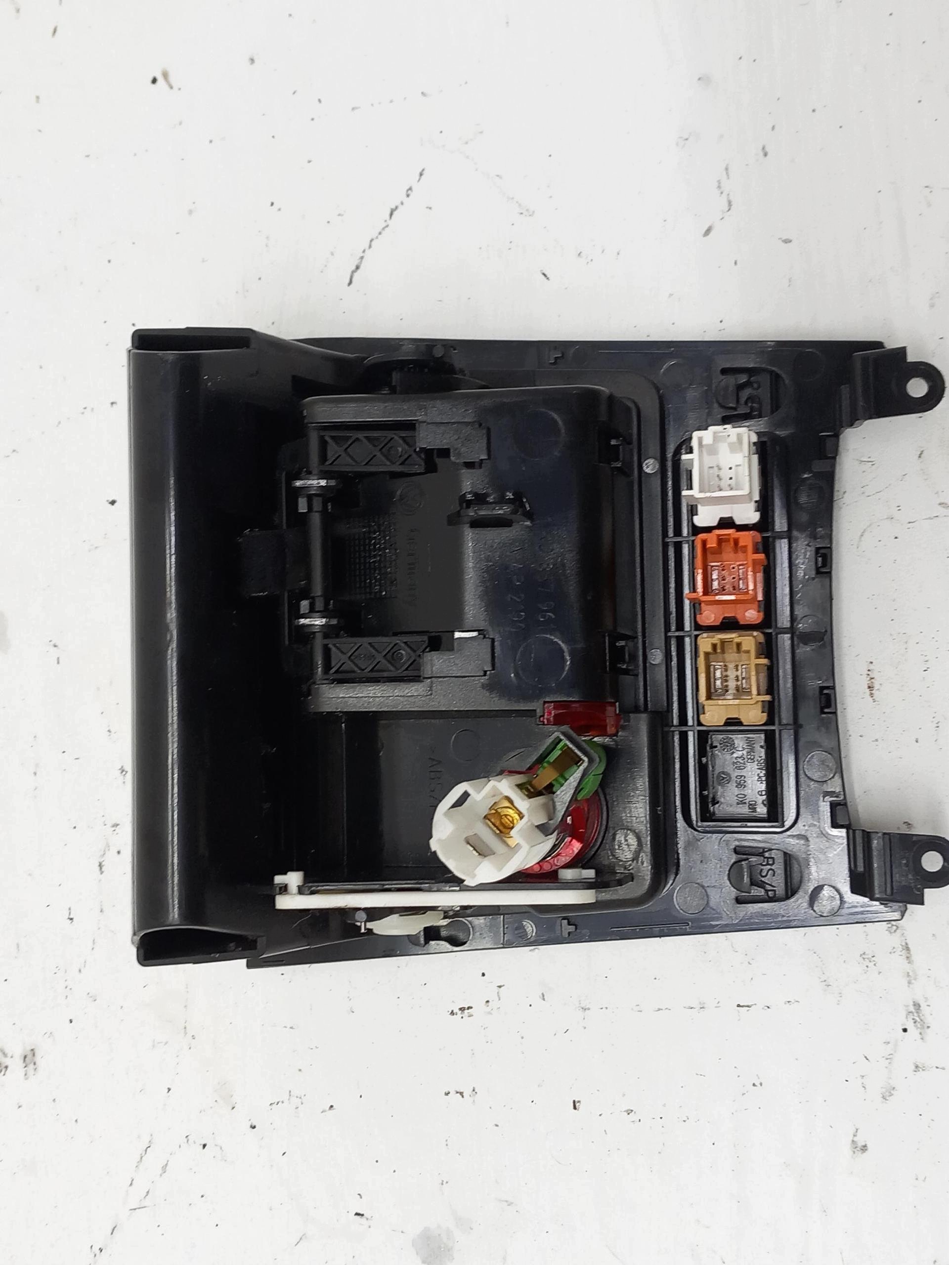 passenger compartment ashtray VW JETTA V 05-10