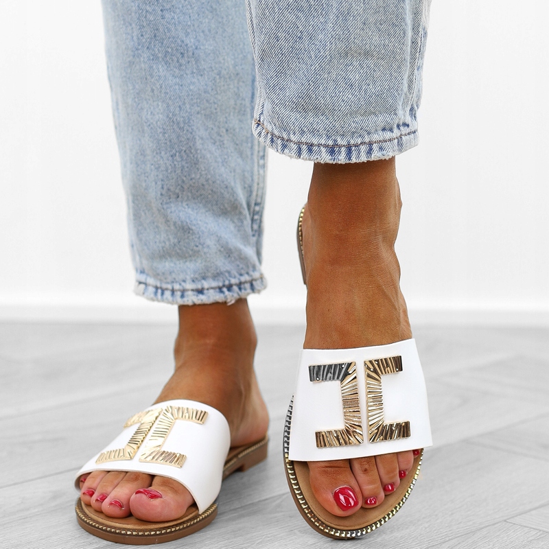 Białe klapki damskie lekkie eleganckie z klamrą BG142 r.39 Rozmiar 39