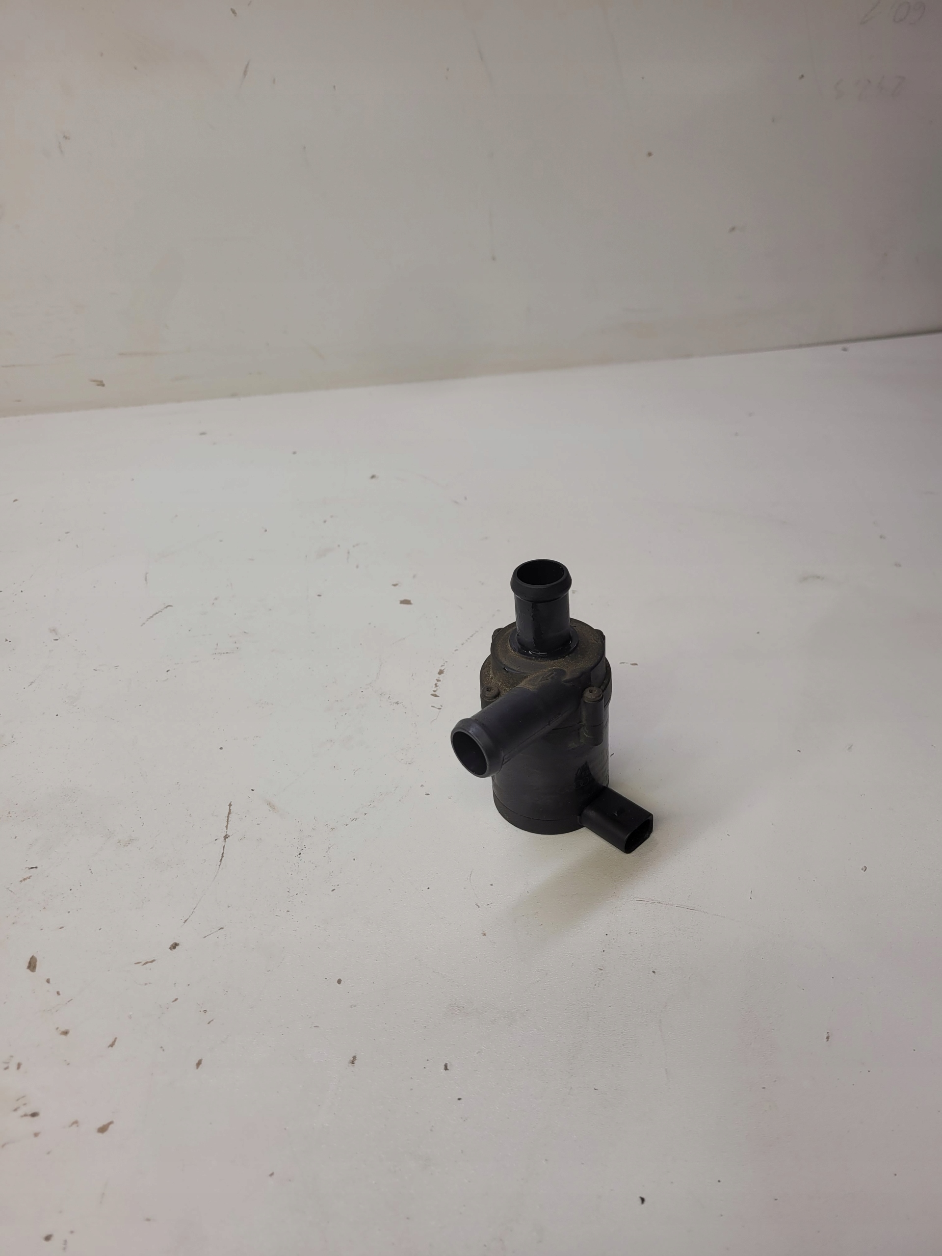 supplementary water pump AUDI A4 B8 A5 A6 06H965561