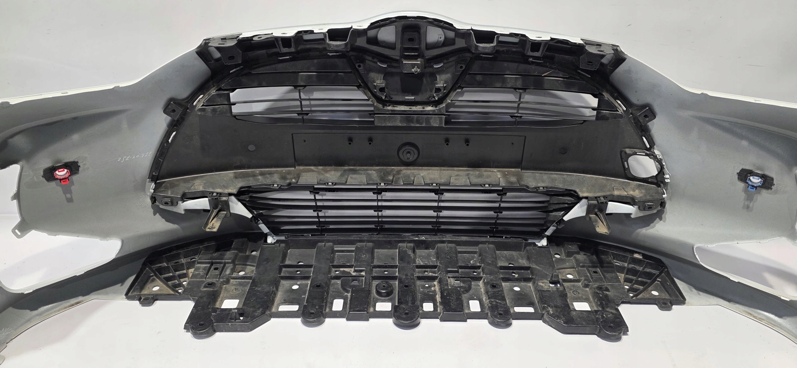 front bumper grille TOYOTA YARIS IV 20- PDC original 52119-0DA00