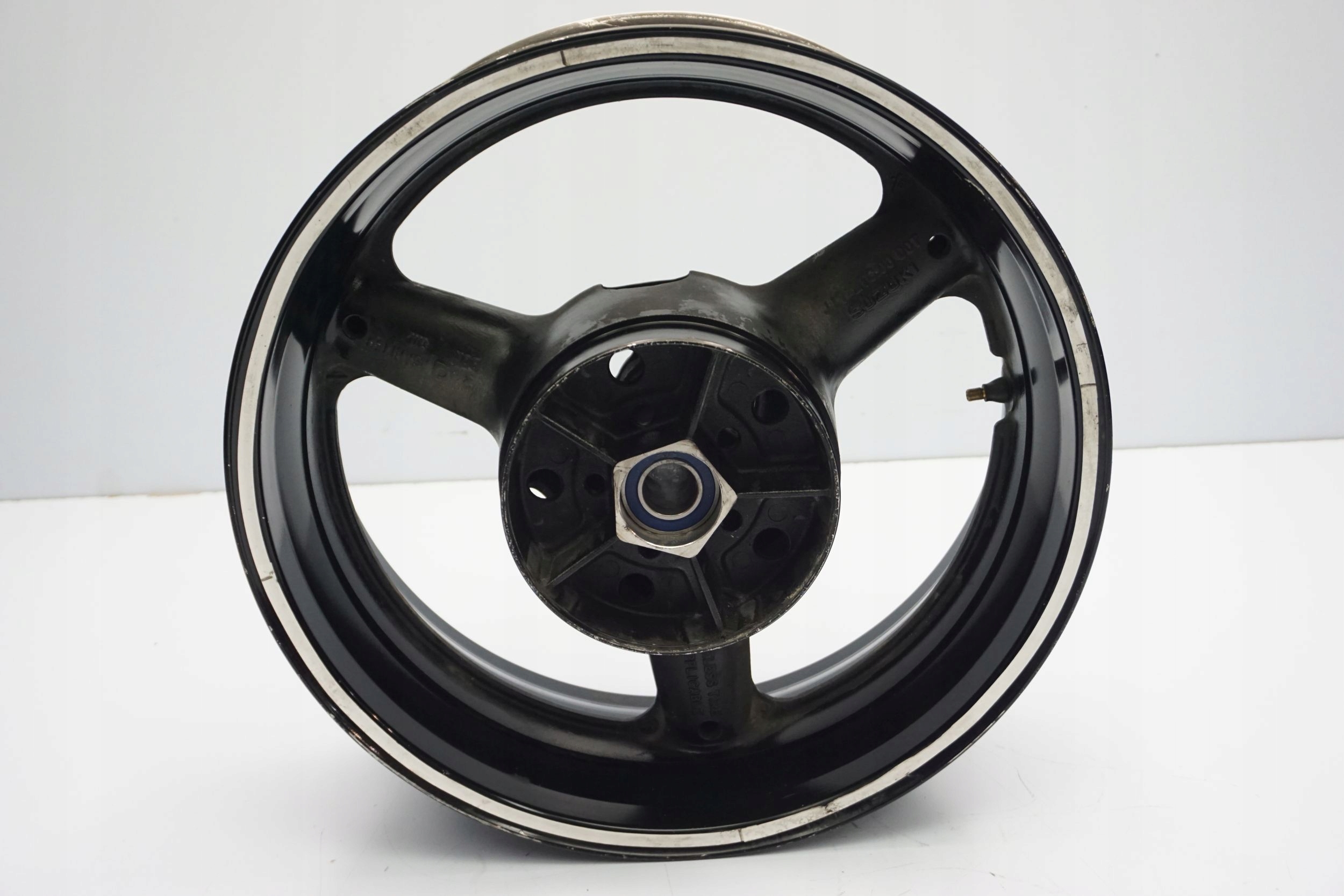 SUZUKI GSX 1400 01-08 ОБОД ЗАДНИЙ ЗАДНИЙ