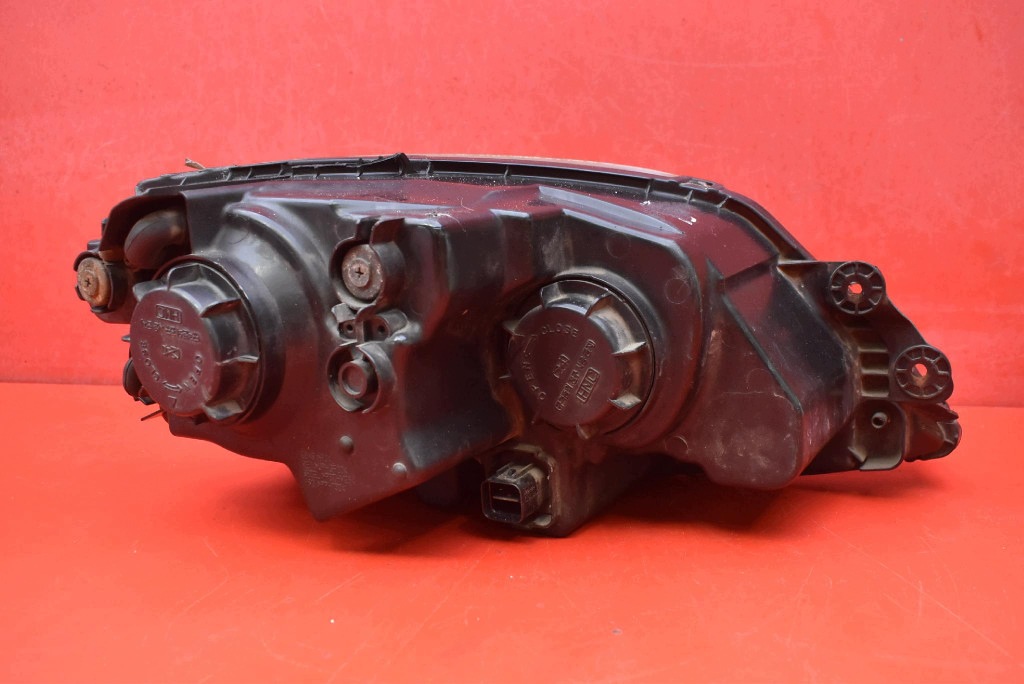 REFLEKTOR left light front EU 92101-3E0 KIA SORENTO 1 and 02-06