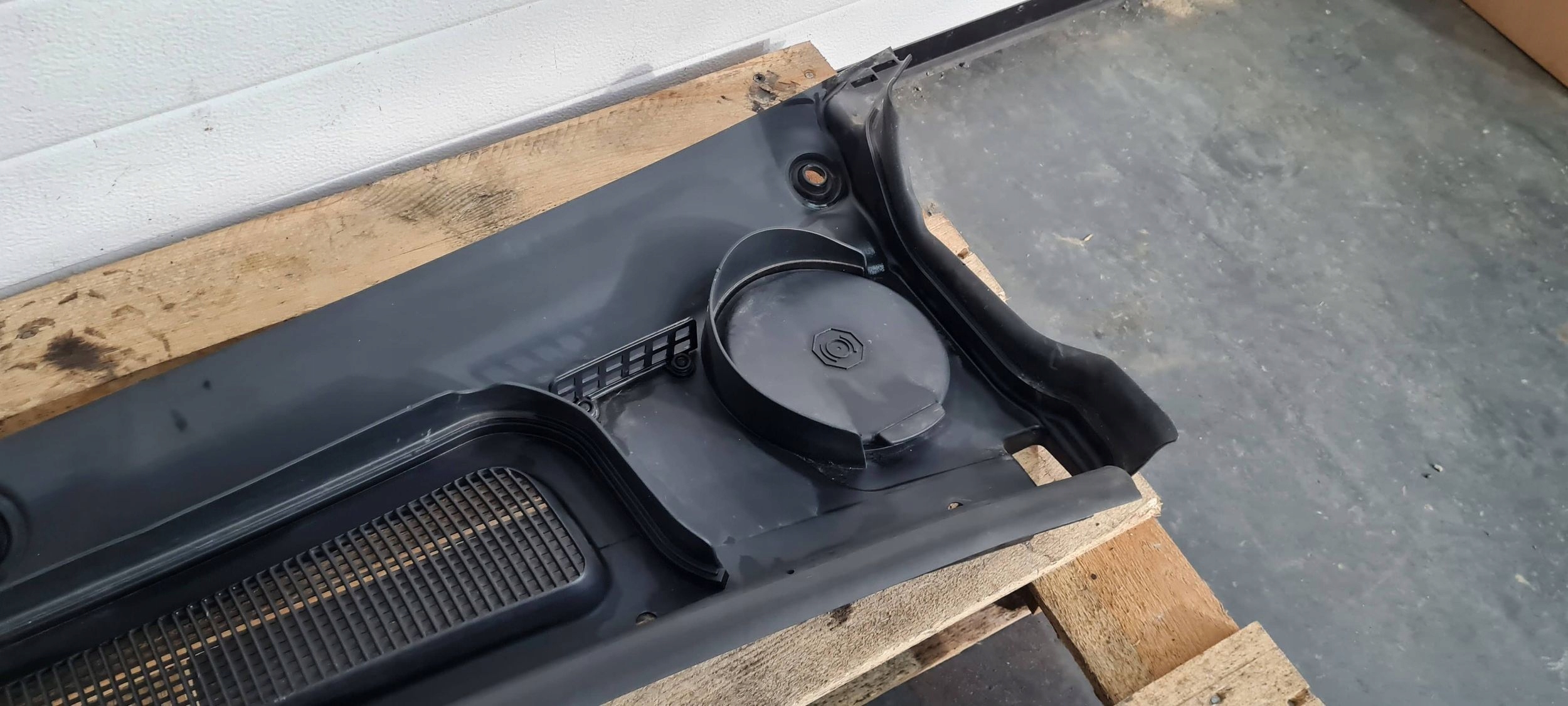 Jeep Grand Cherokee WL 2022 torpedo cap plastic 68361992AB
