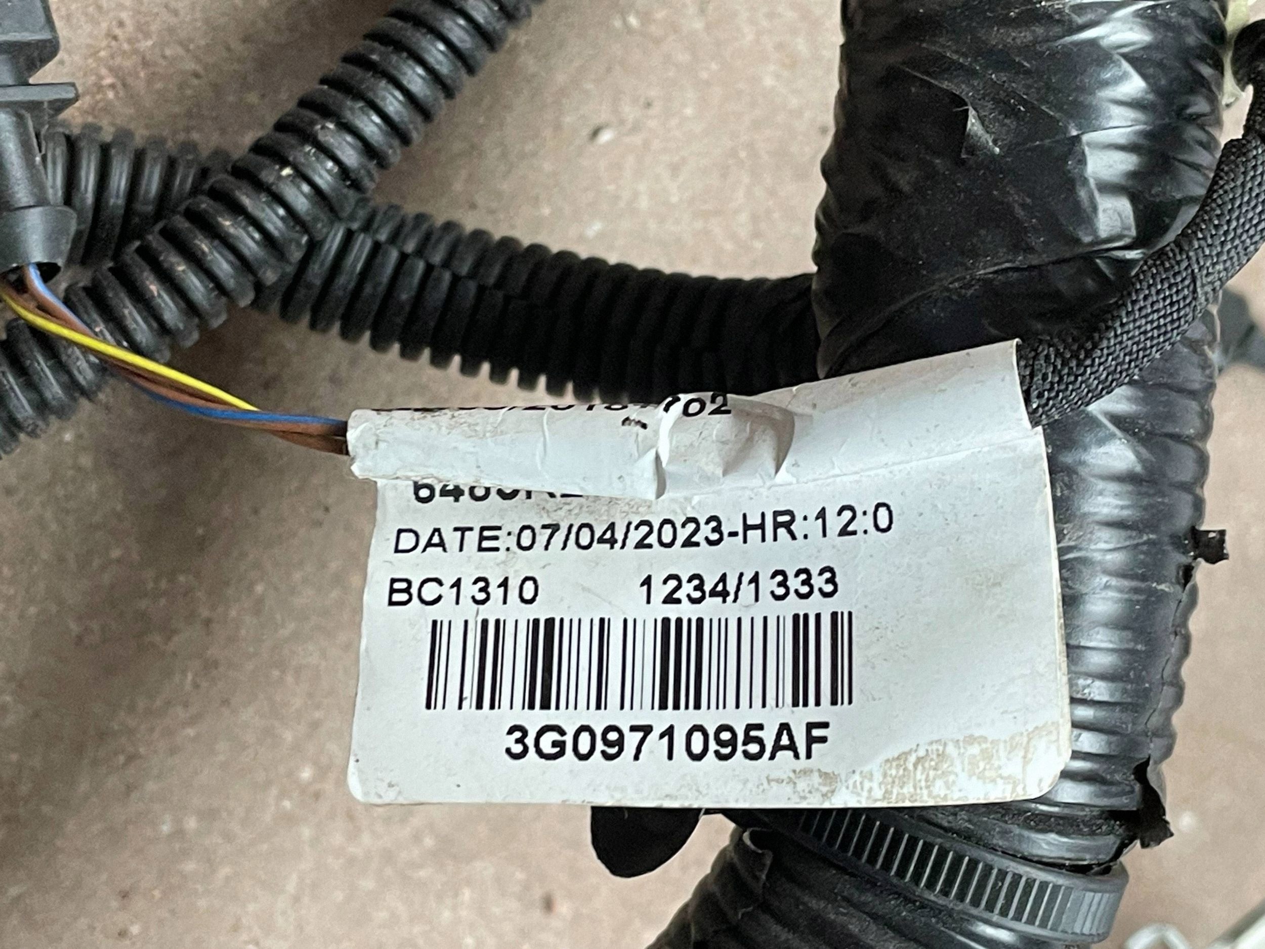 bundle electrical of a bumper front original VOLKSWAGEN PASSAT B8 3G0971095AF