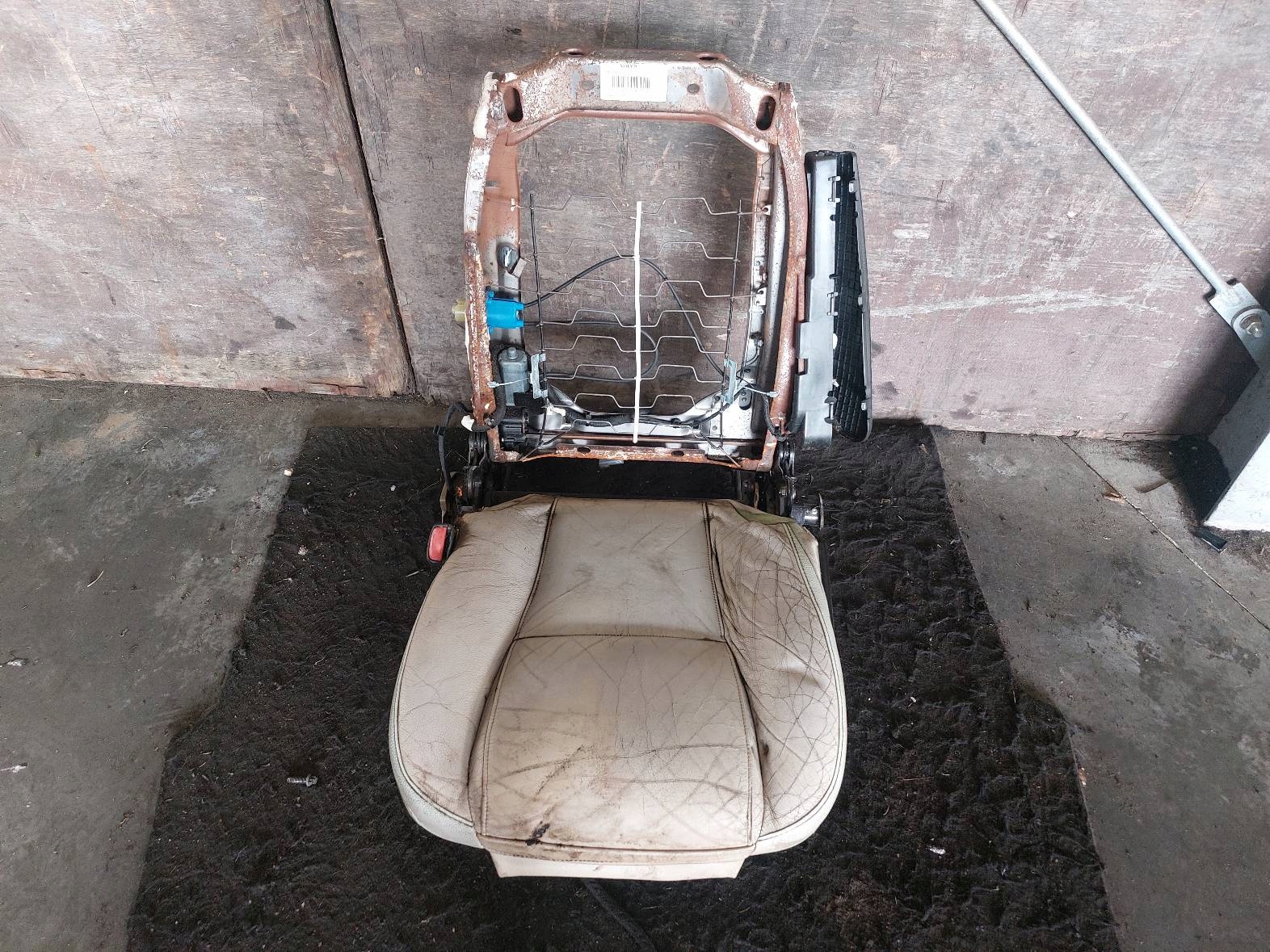 СТУЛ ЛЕВЫЙ ПЕРЕД VOLVO Xc90 И 0130002532 30739636