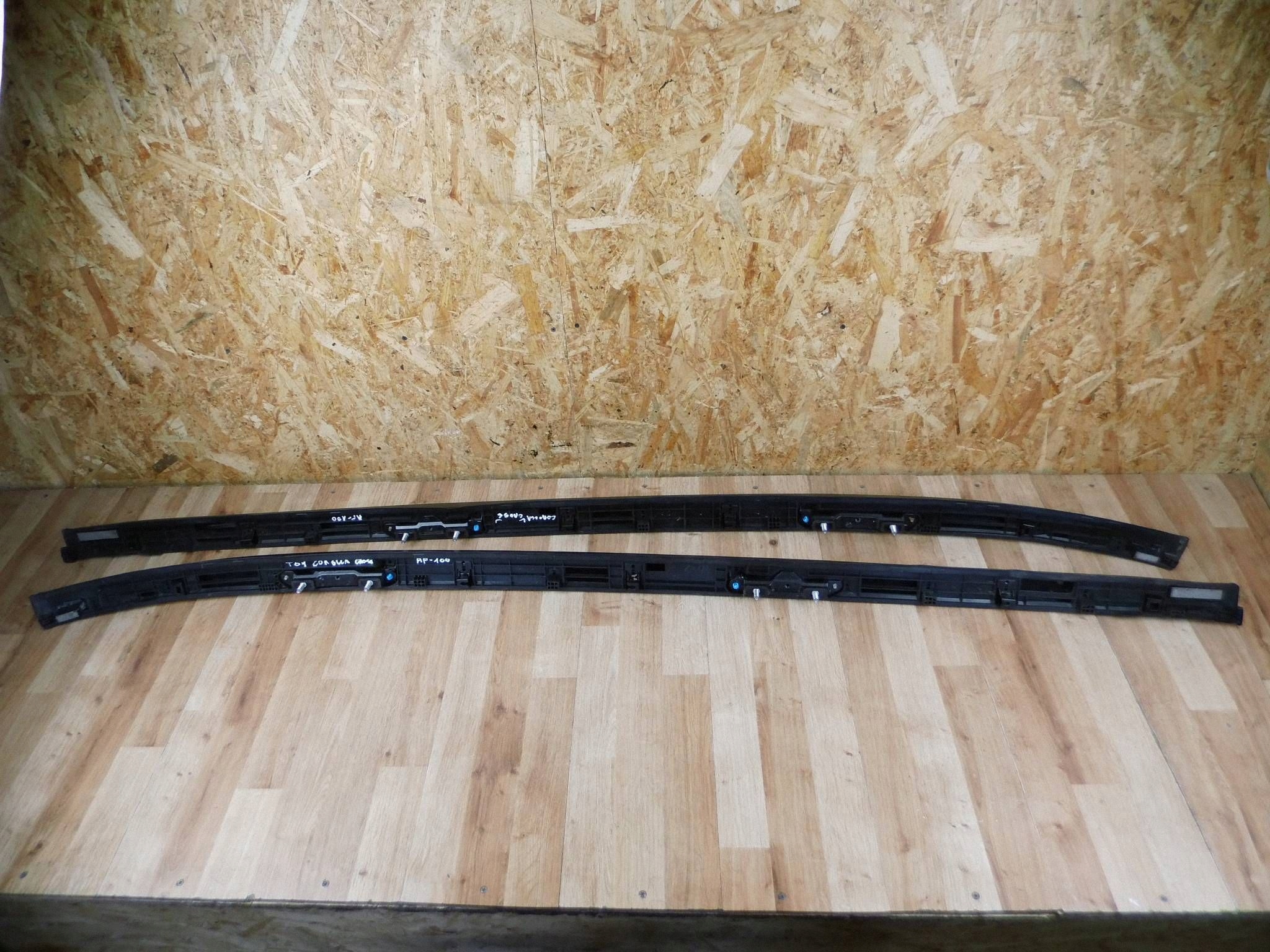 Toyota Corolla Cross ski roof left + right