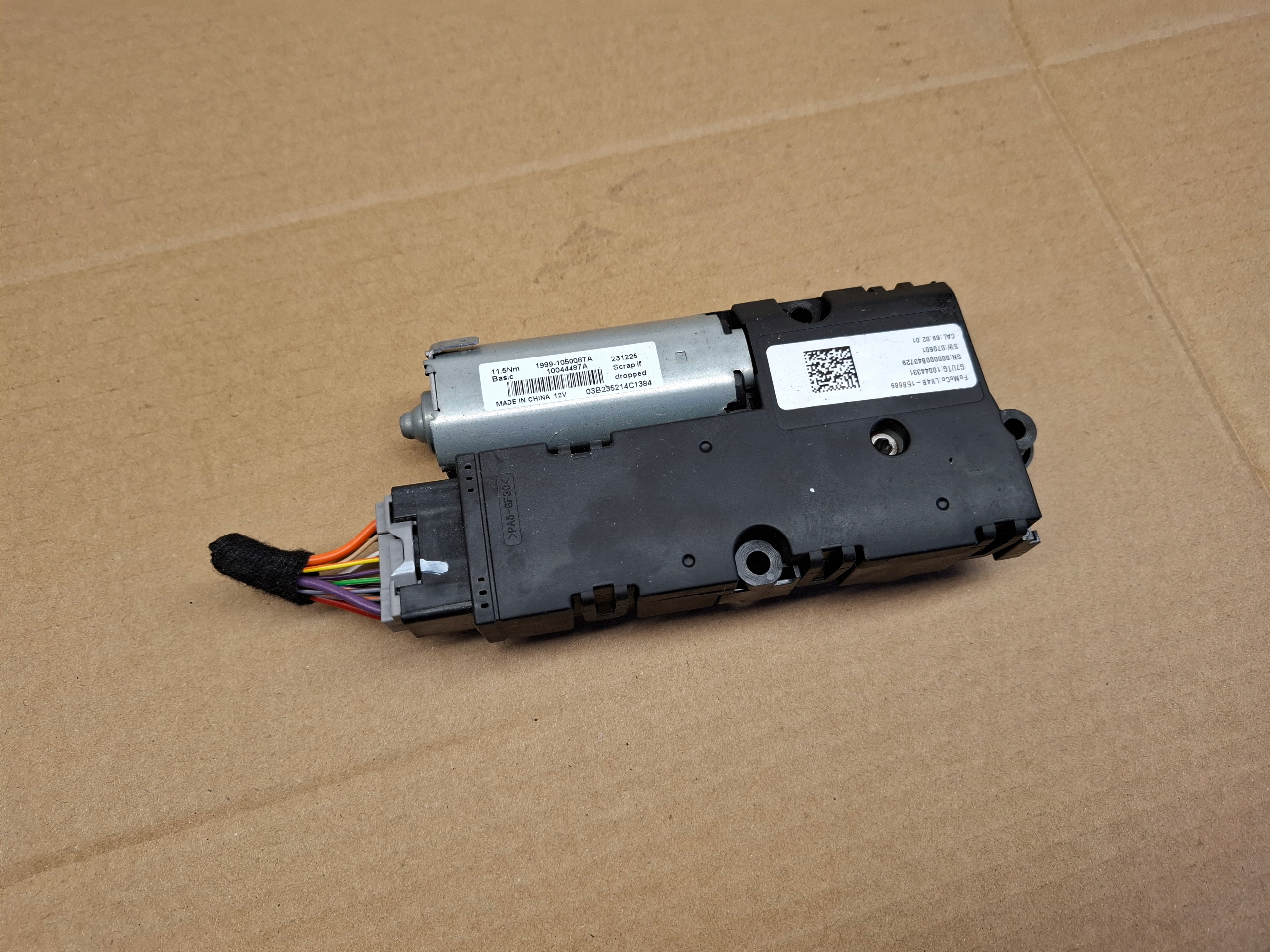 mini motor SYBERDACHU FORD KUGA MK3 LIFT 24R